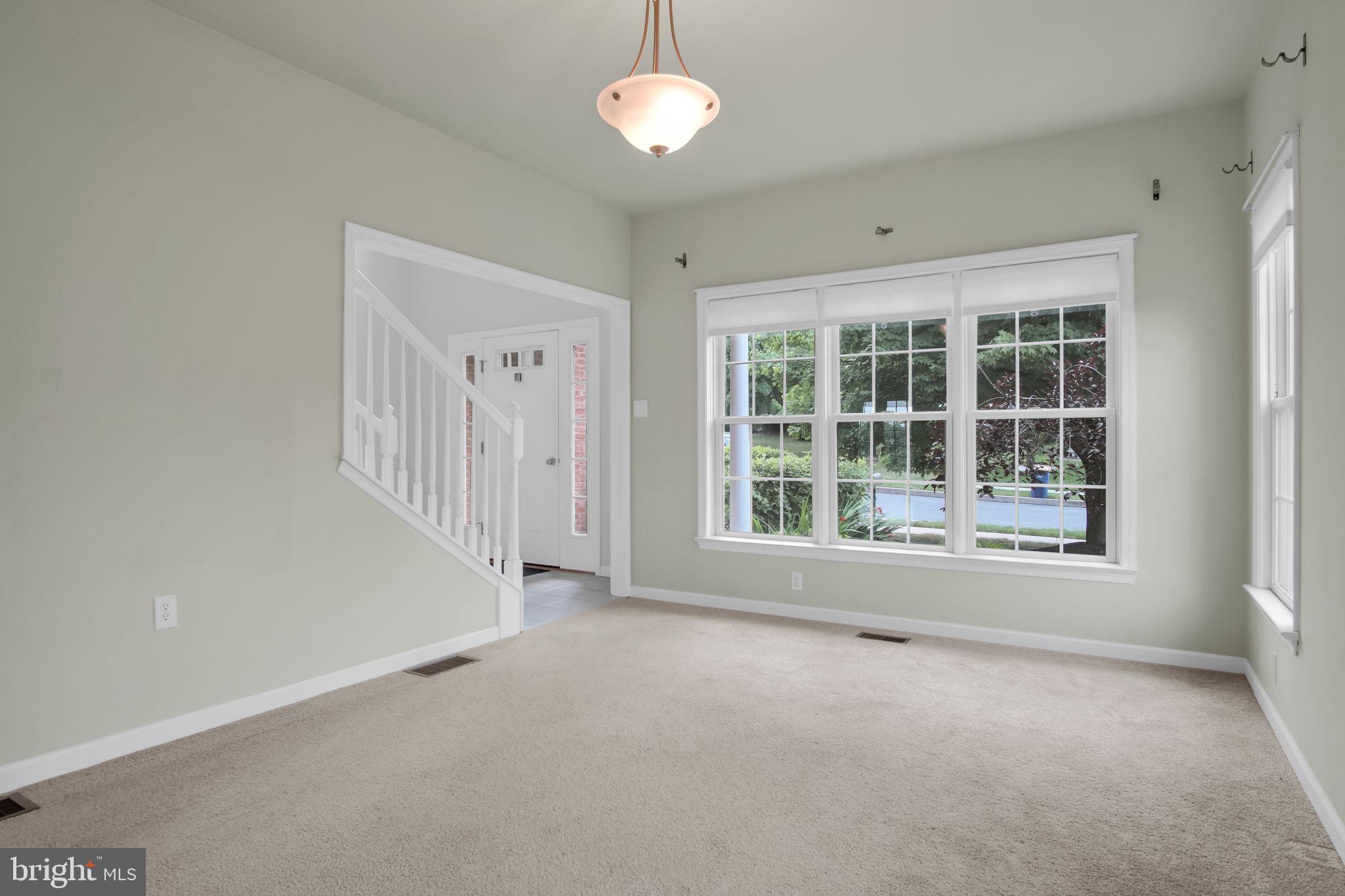 1642 LOWELL LANE