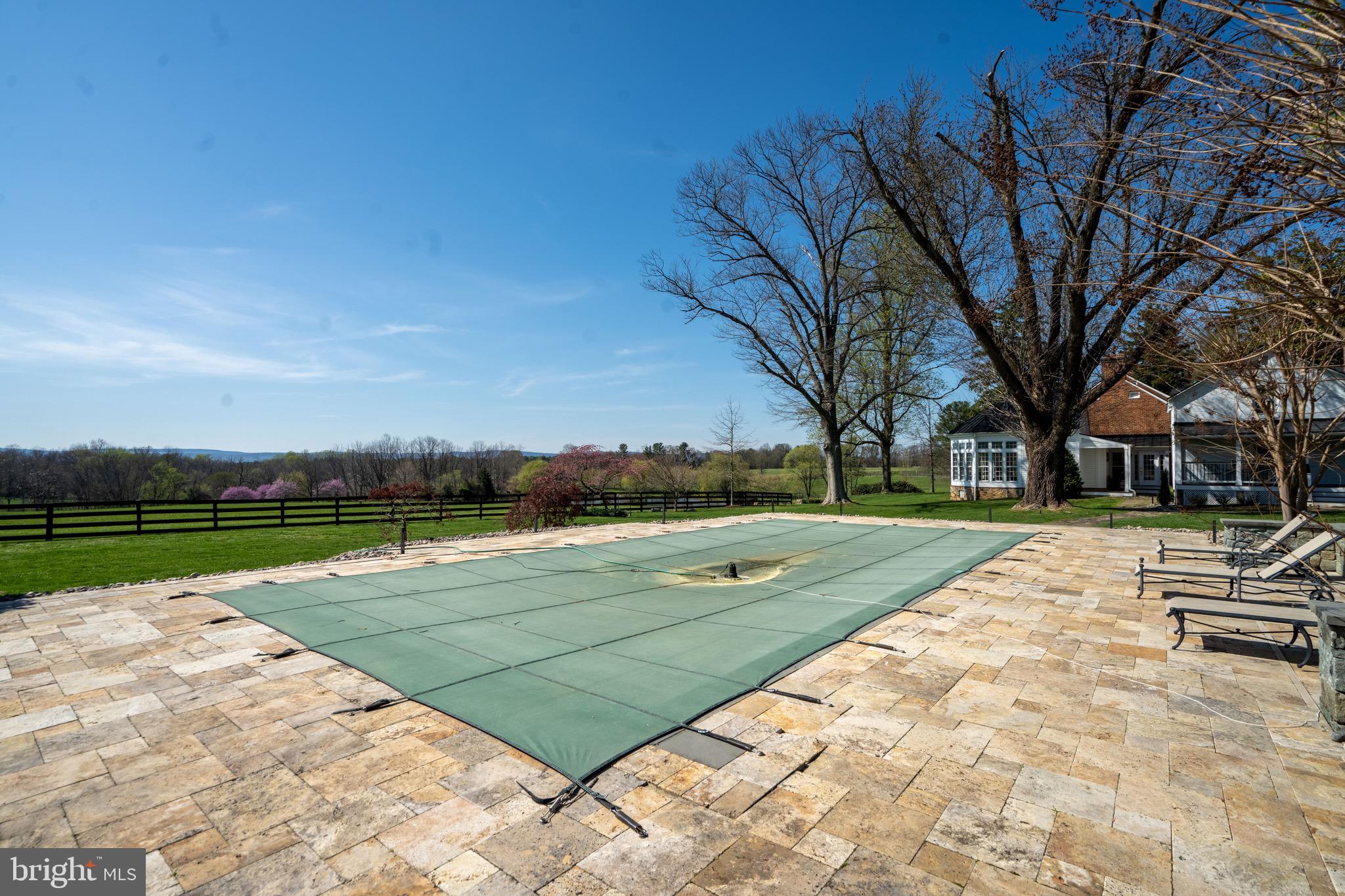 HEDGELAND - Residential