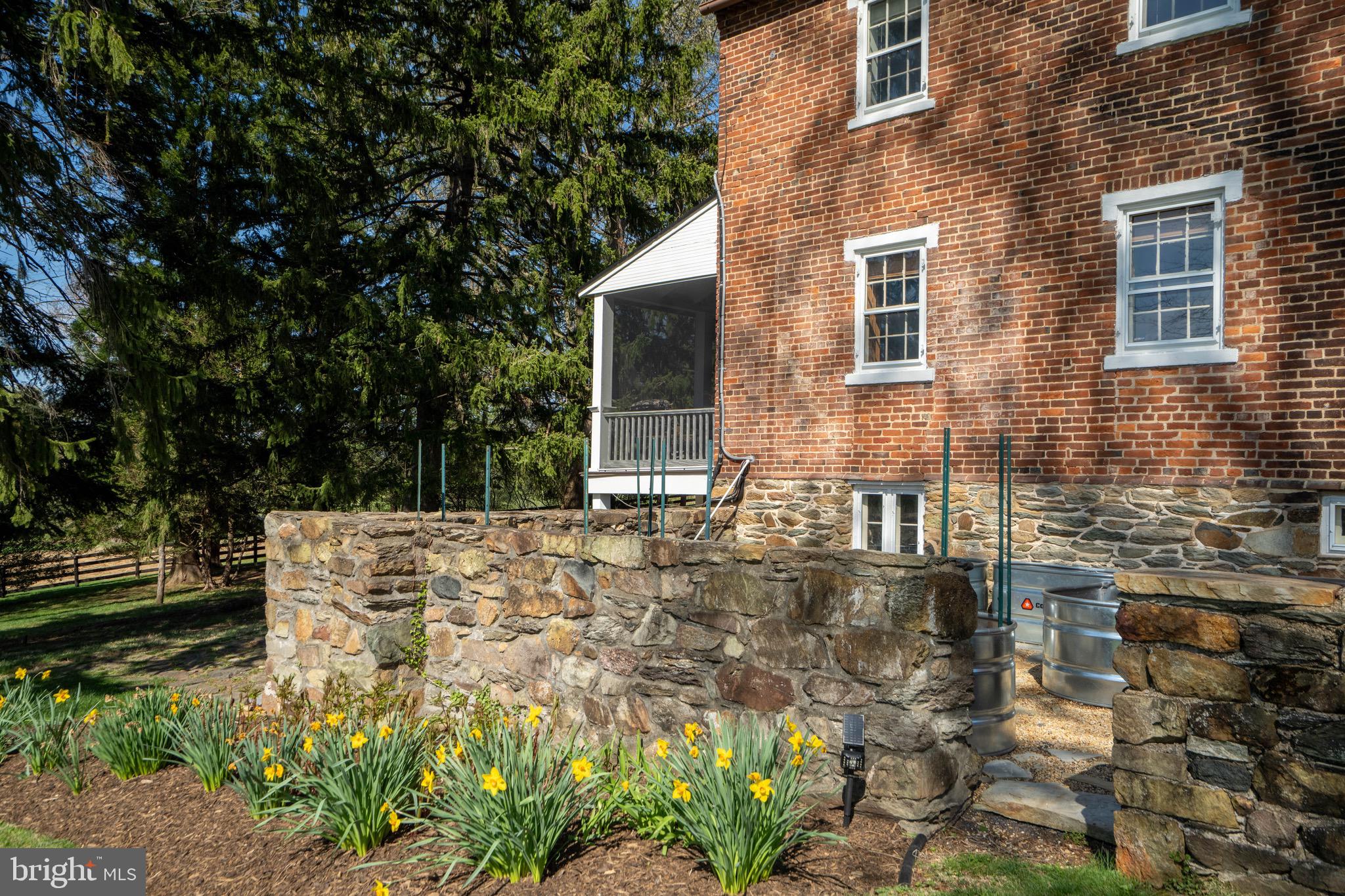 HEDGELAND - Residential