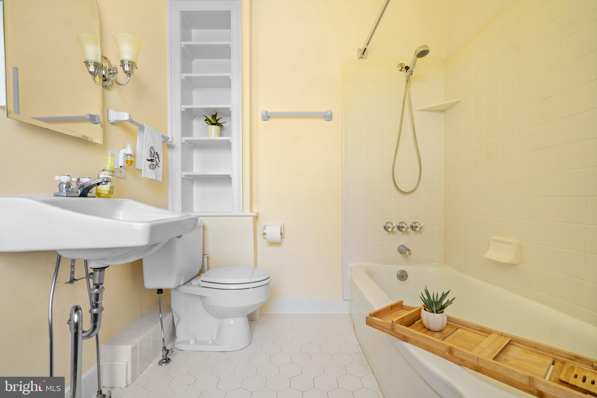 HEDGELAND - Residential