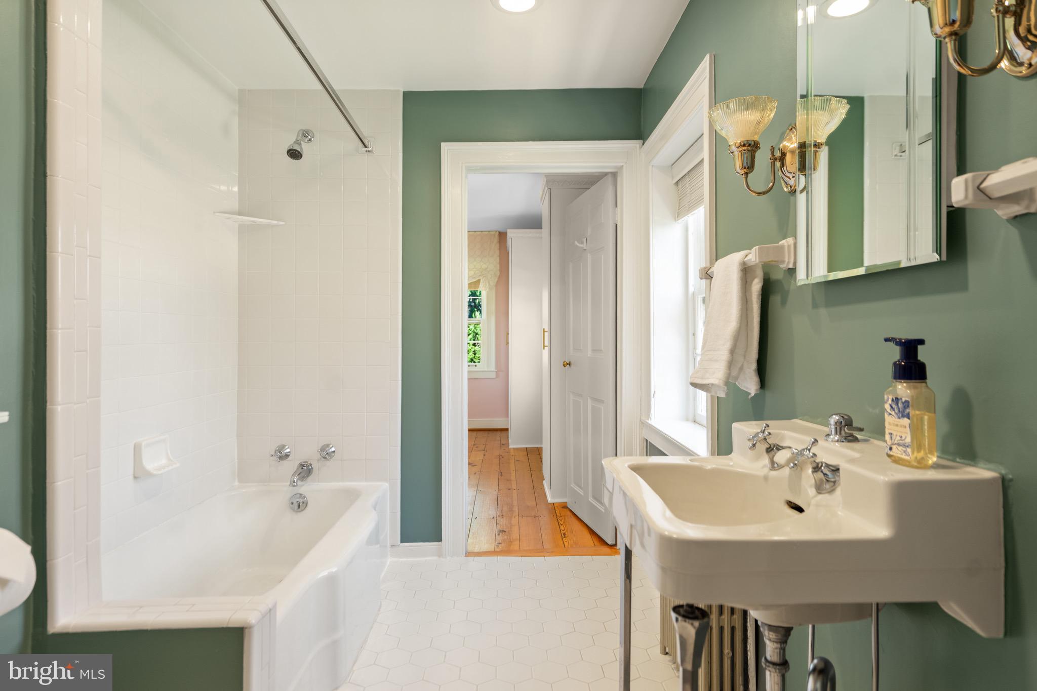 HEDGELAND - Residential