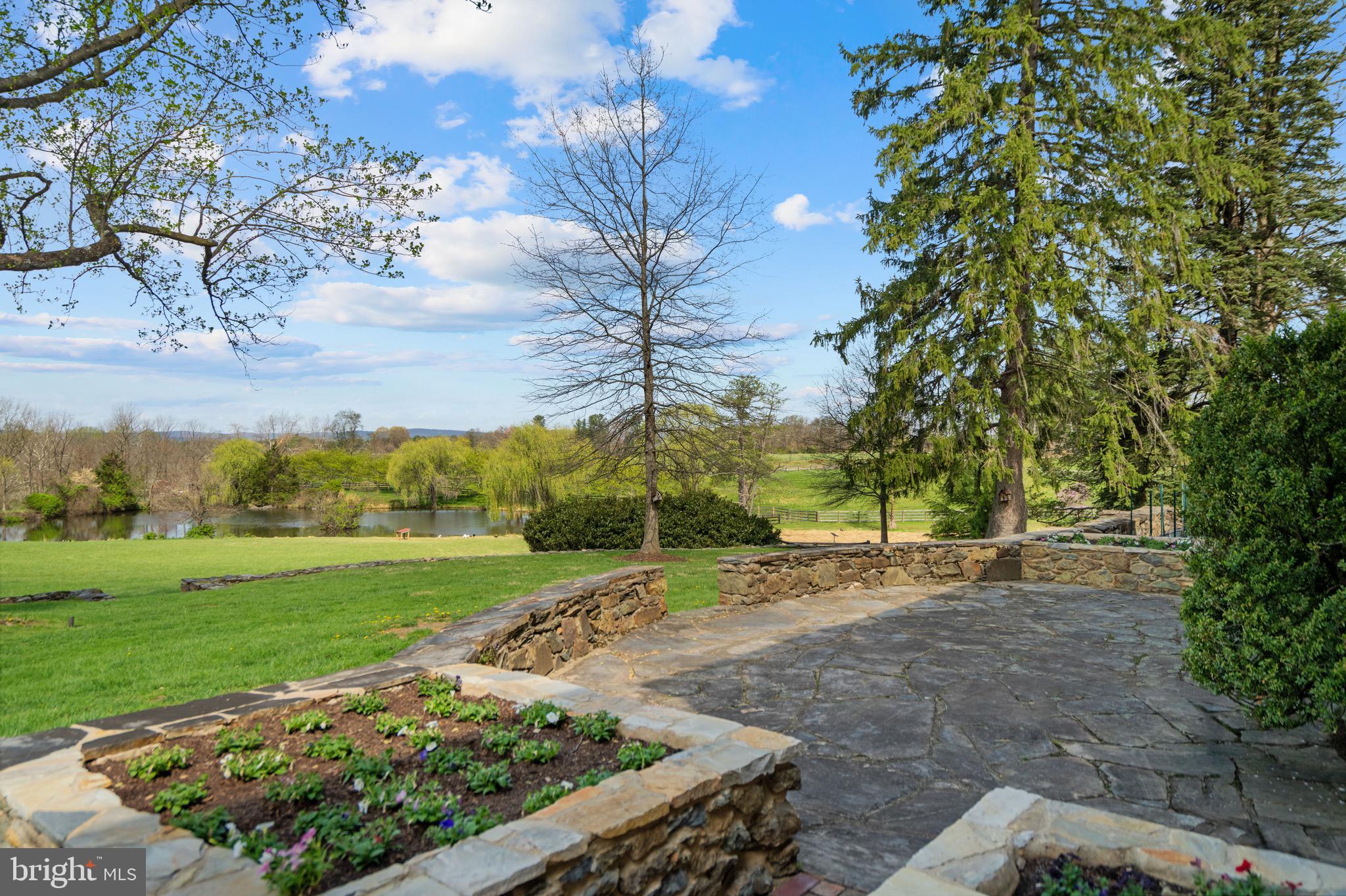 HEDGELAND - Residential