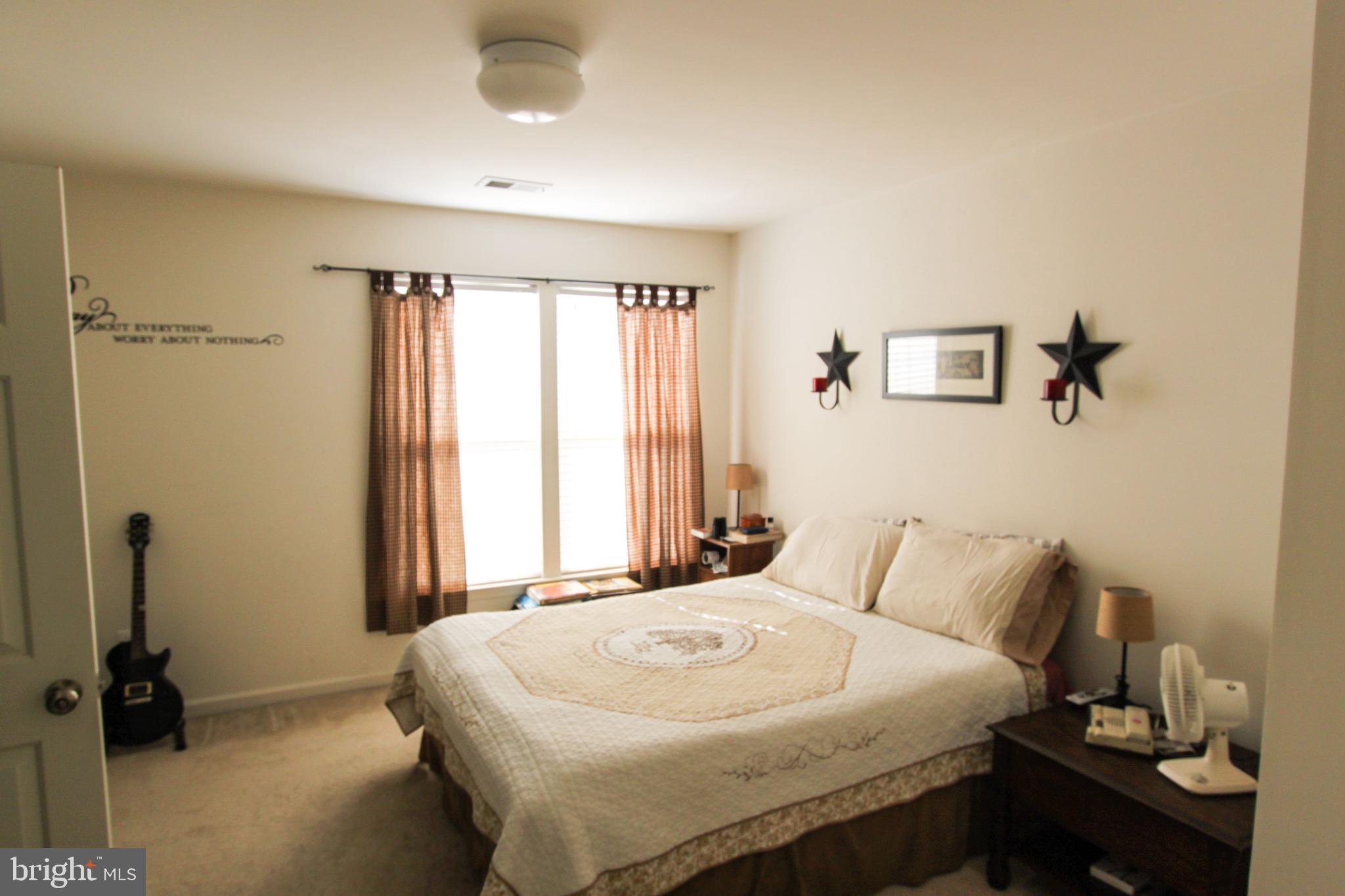 LAKELAND PLACE - Residential Lease