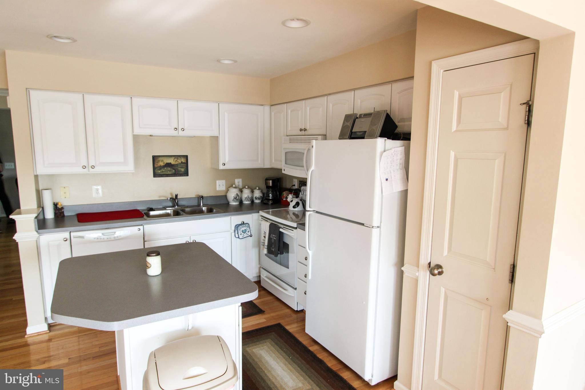 LAKELAND PLACE - Residential Lease