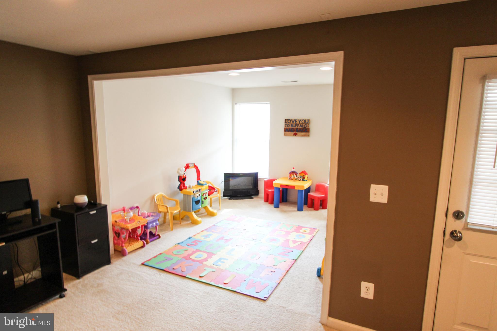 LAKELAND PLACE - Residential Lease