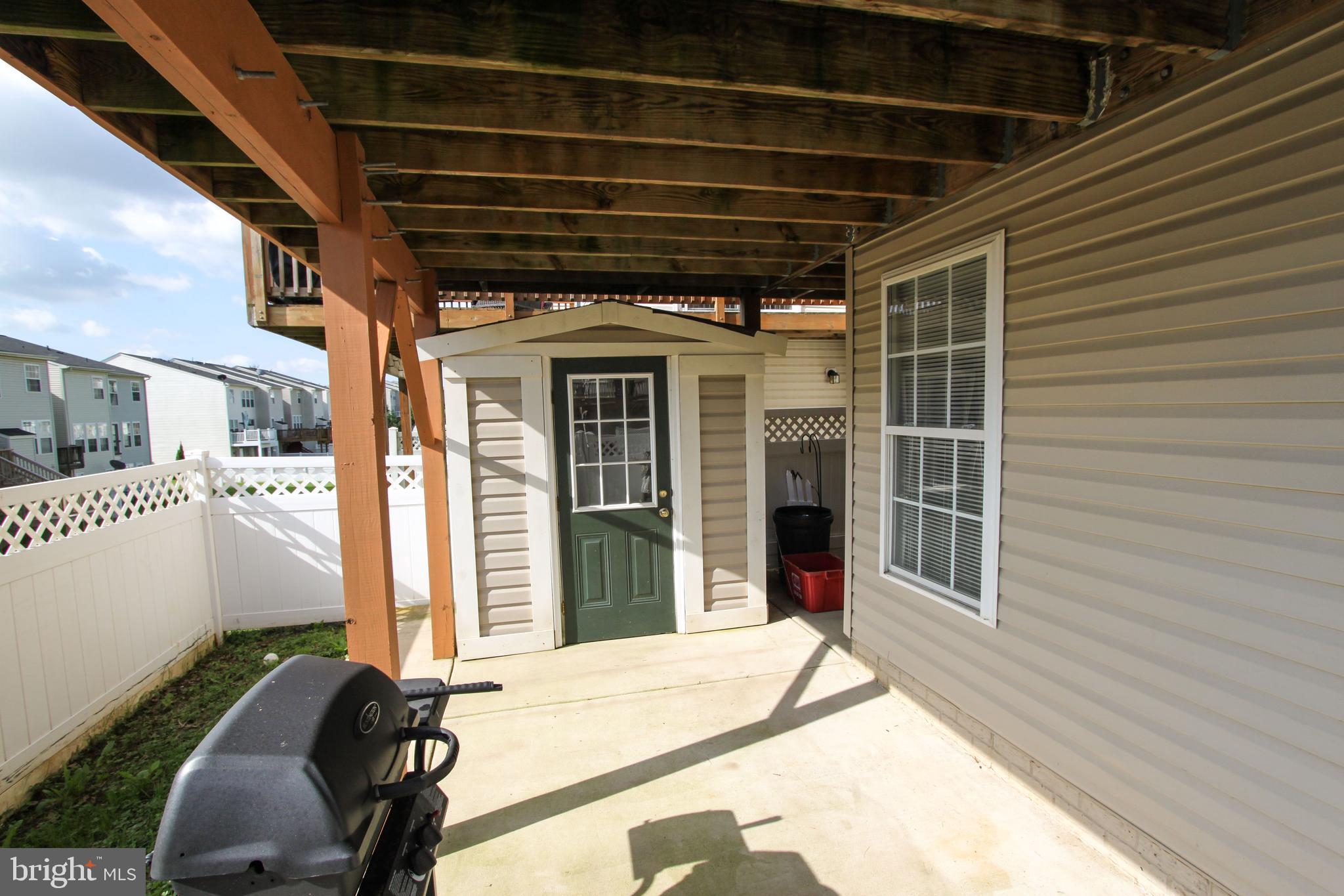 LAKELAND PLACE - Residential Lease