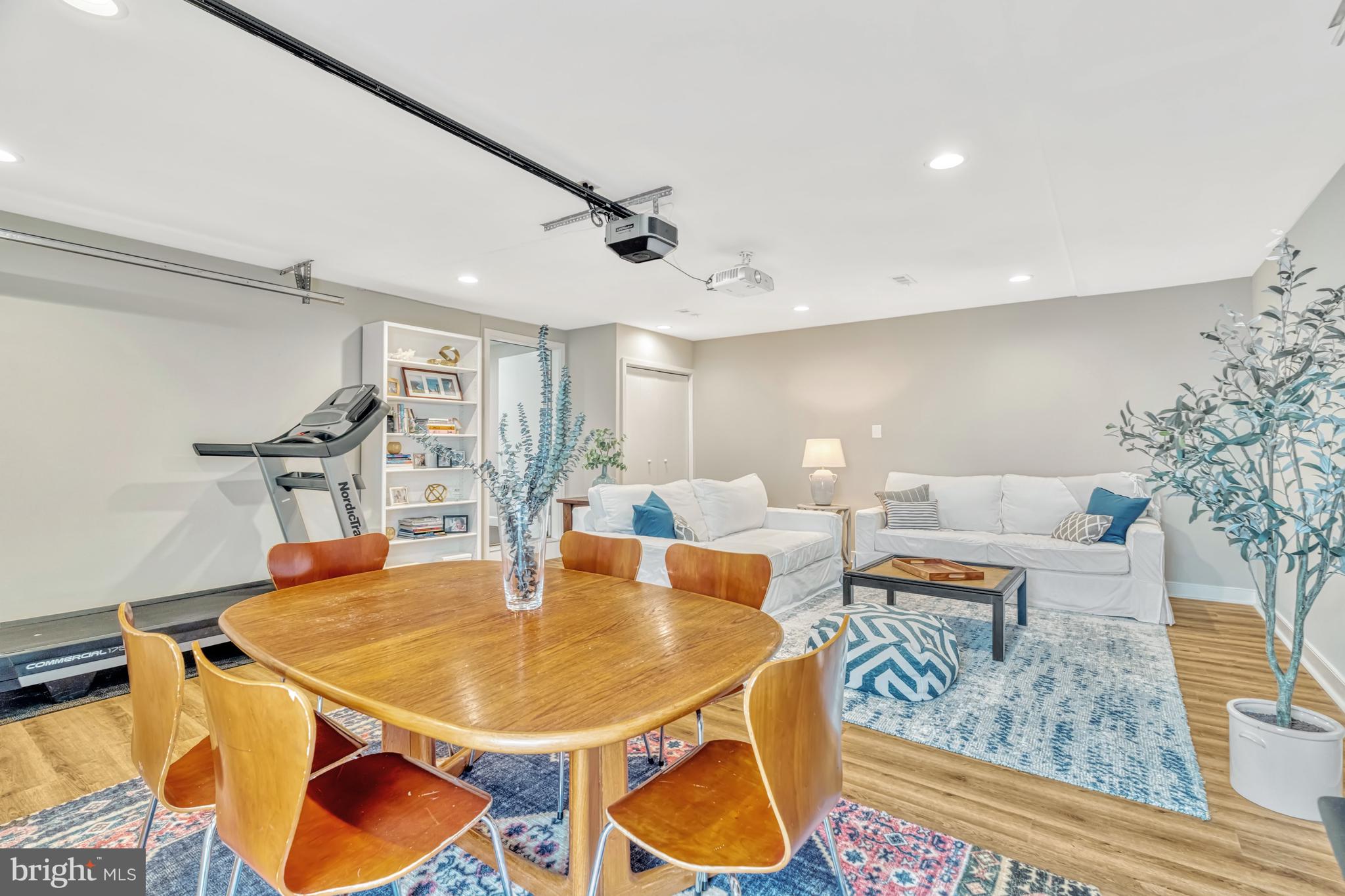 MANTUA - Residential