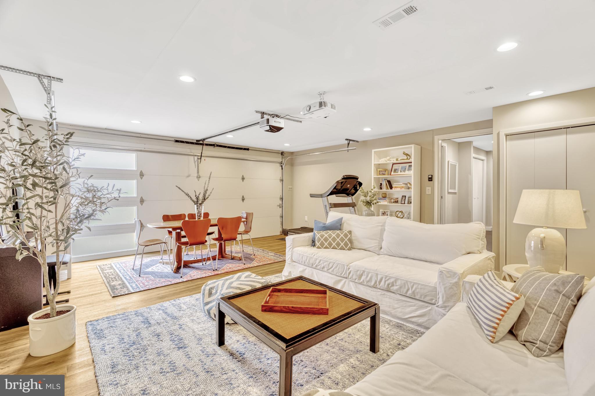 MANTUA - Residential