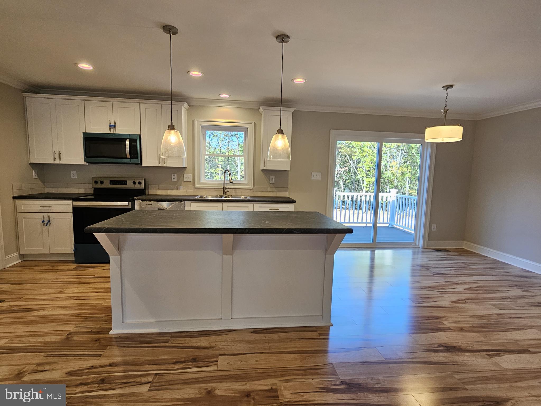 121 SHARPS CREEK DRIVE