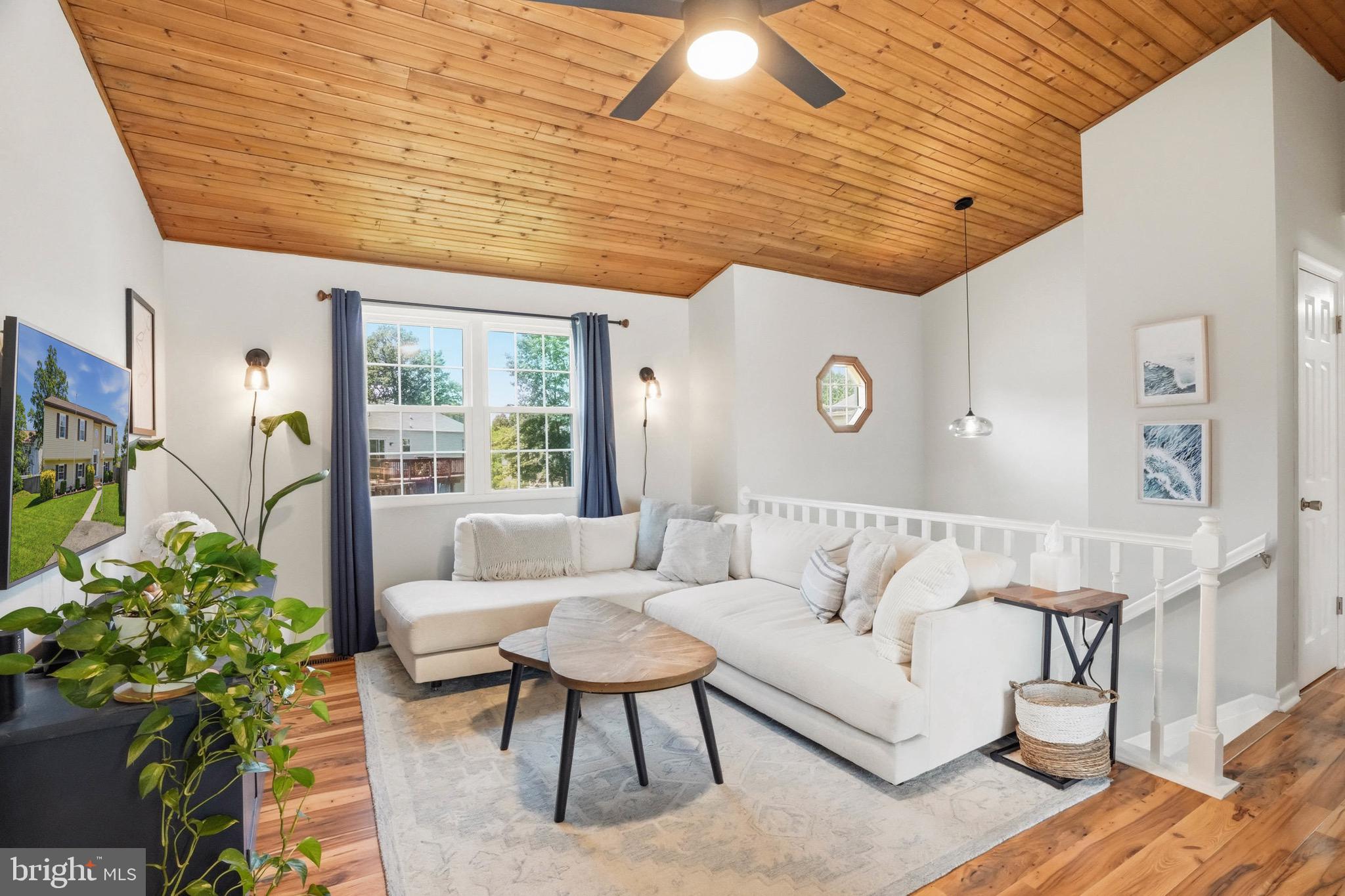 807 OAKWOOD ROAD