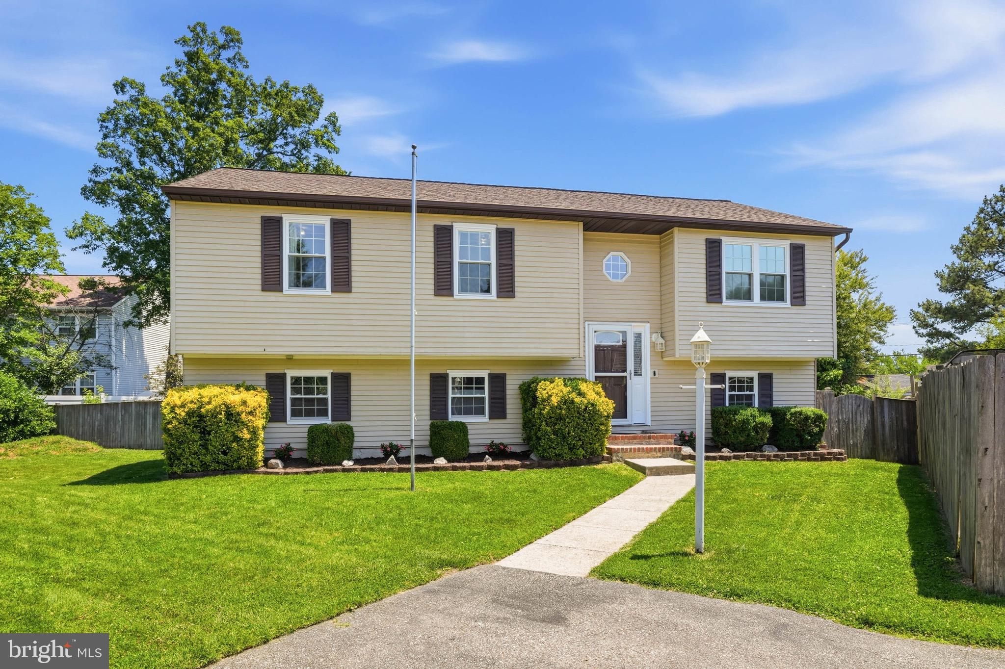 807 OAKWOOD ROAD