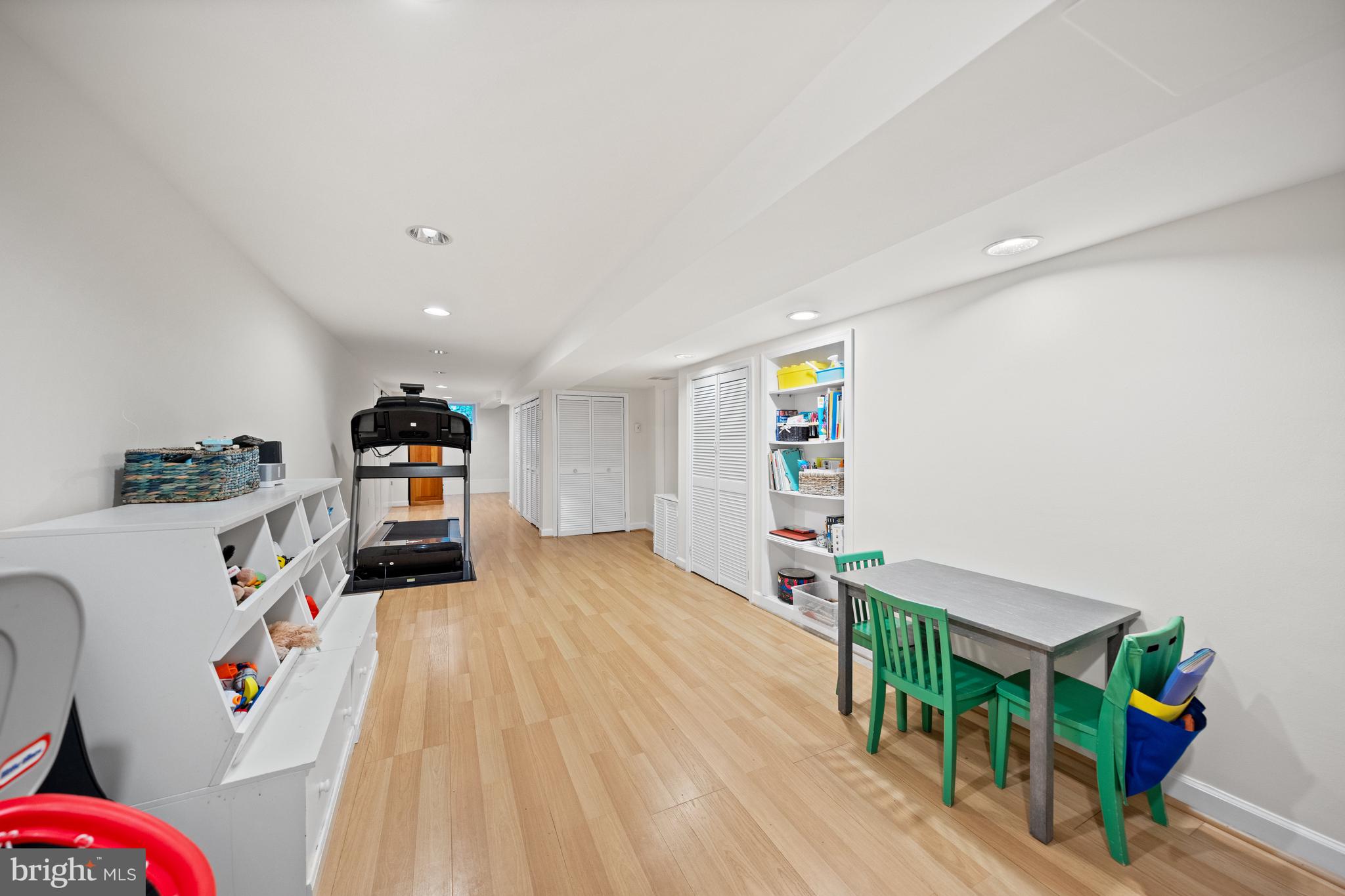 CLEVELAND PARK - Residential