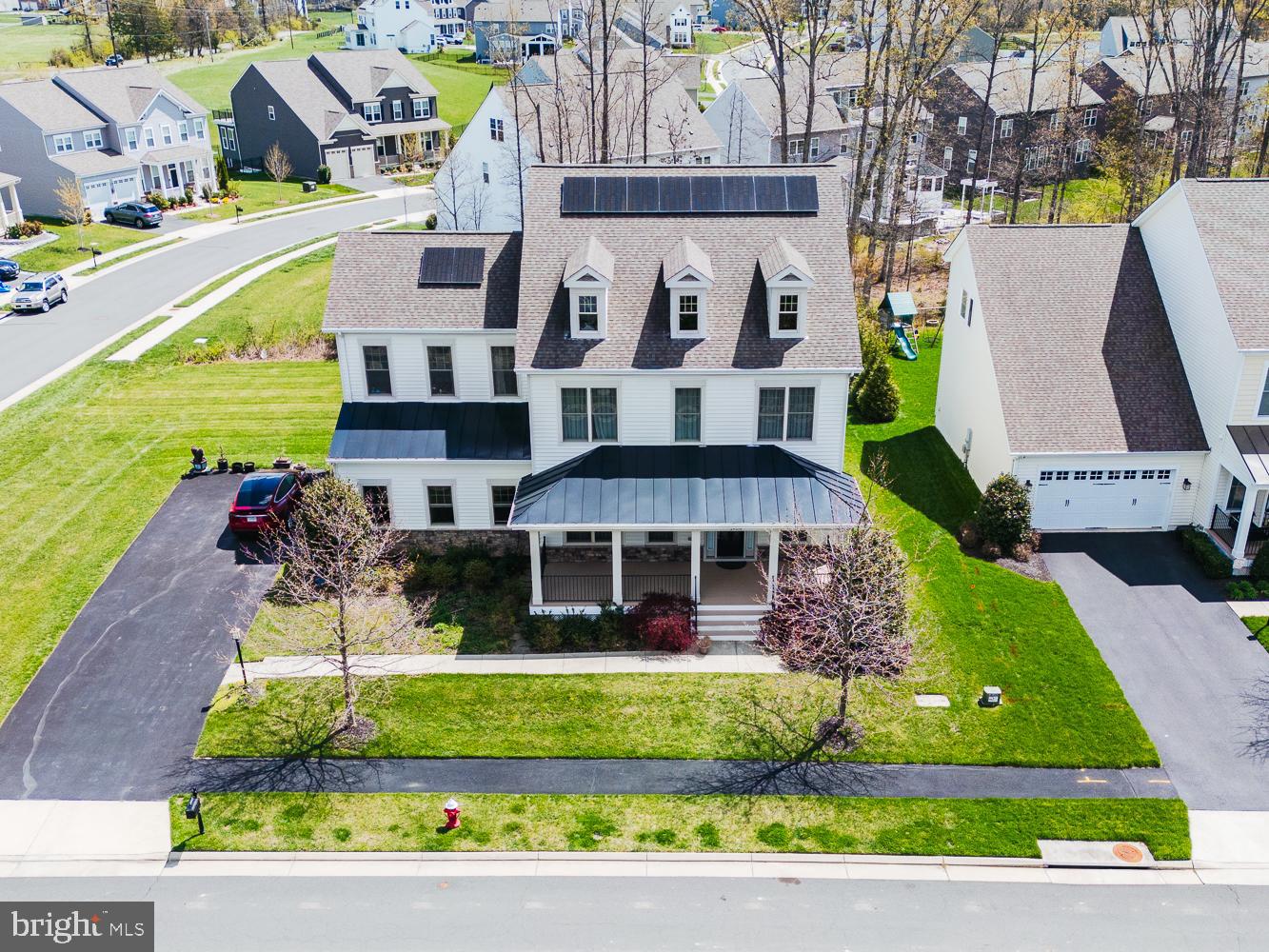 24814 BARRINGTON GROVE COURT