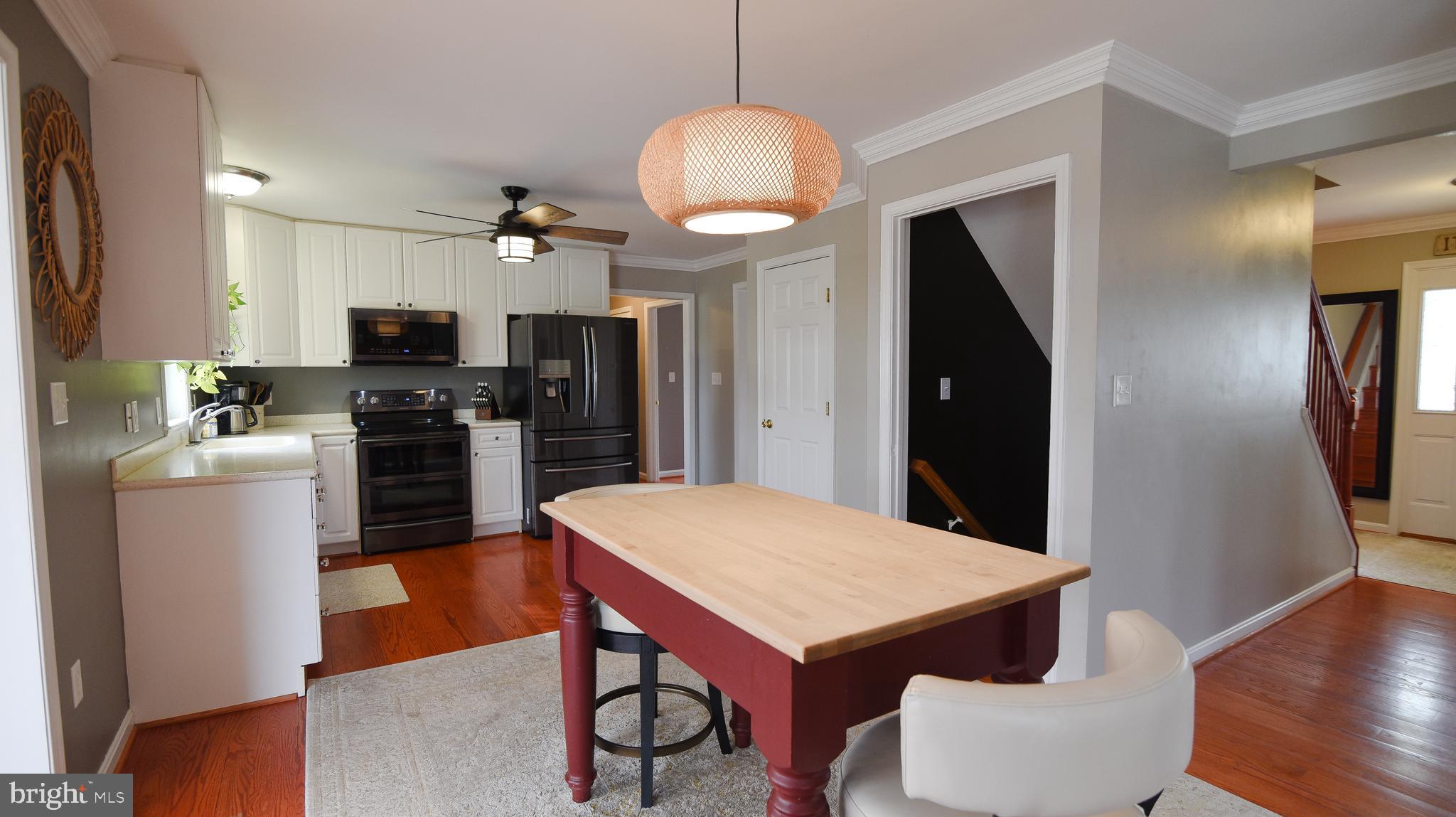 WHISPERING HILLS - Residential