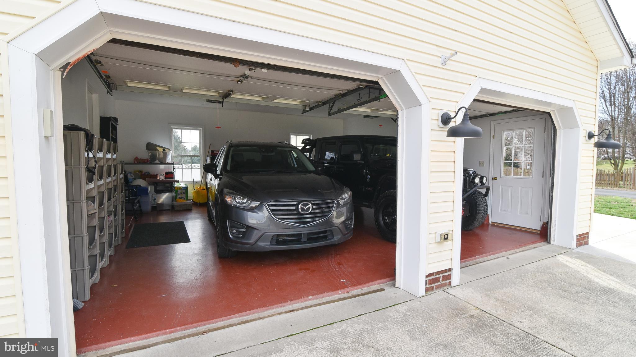 WHISPERING HILLS - Residential