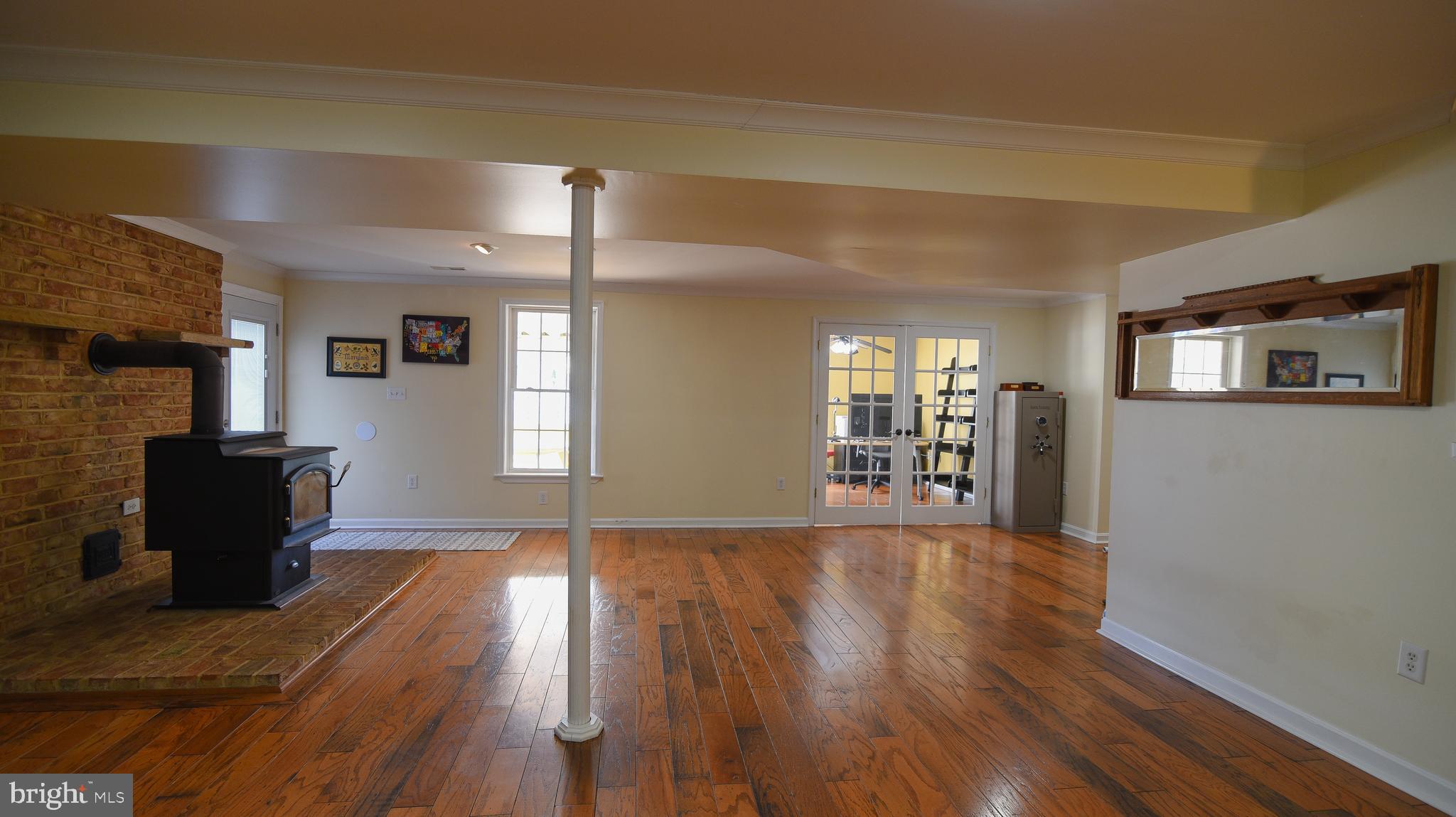 WHISPERING HILLS - Residential