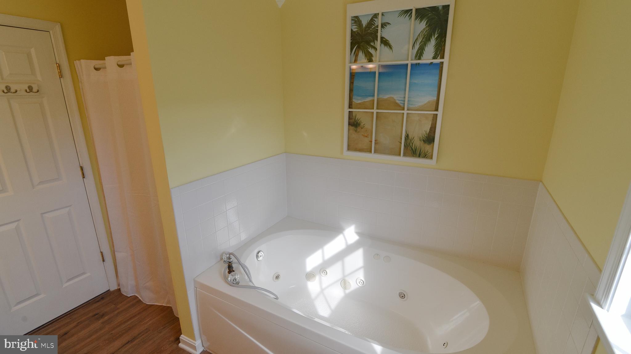 WHISPERING HILLS - Residential