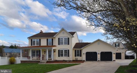 Photo of 102 Bachtell Circle, SMITHSBURG, MD 21783 (MLS # MDWA2035082)