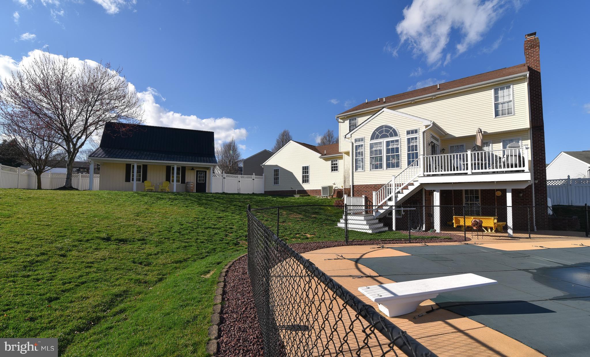 WHISPERING HILLS - Residential