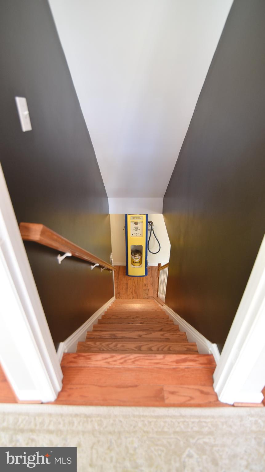 WHISPERING HILLS - Residential