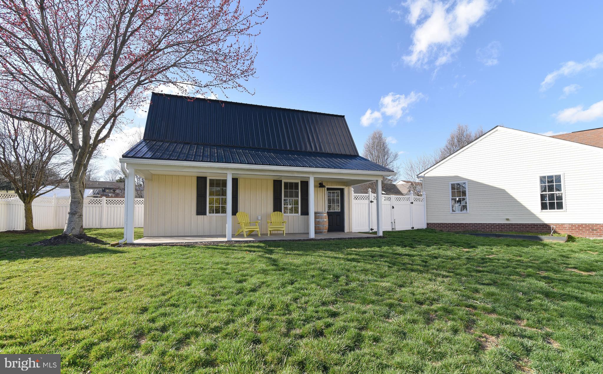 WHISPERING HILLS - Residential