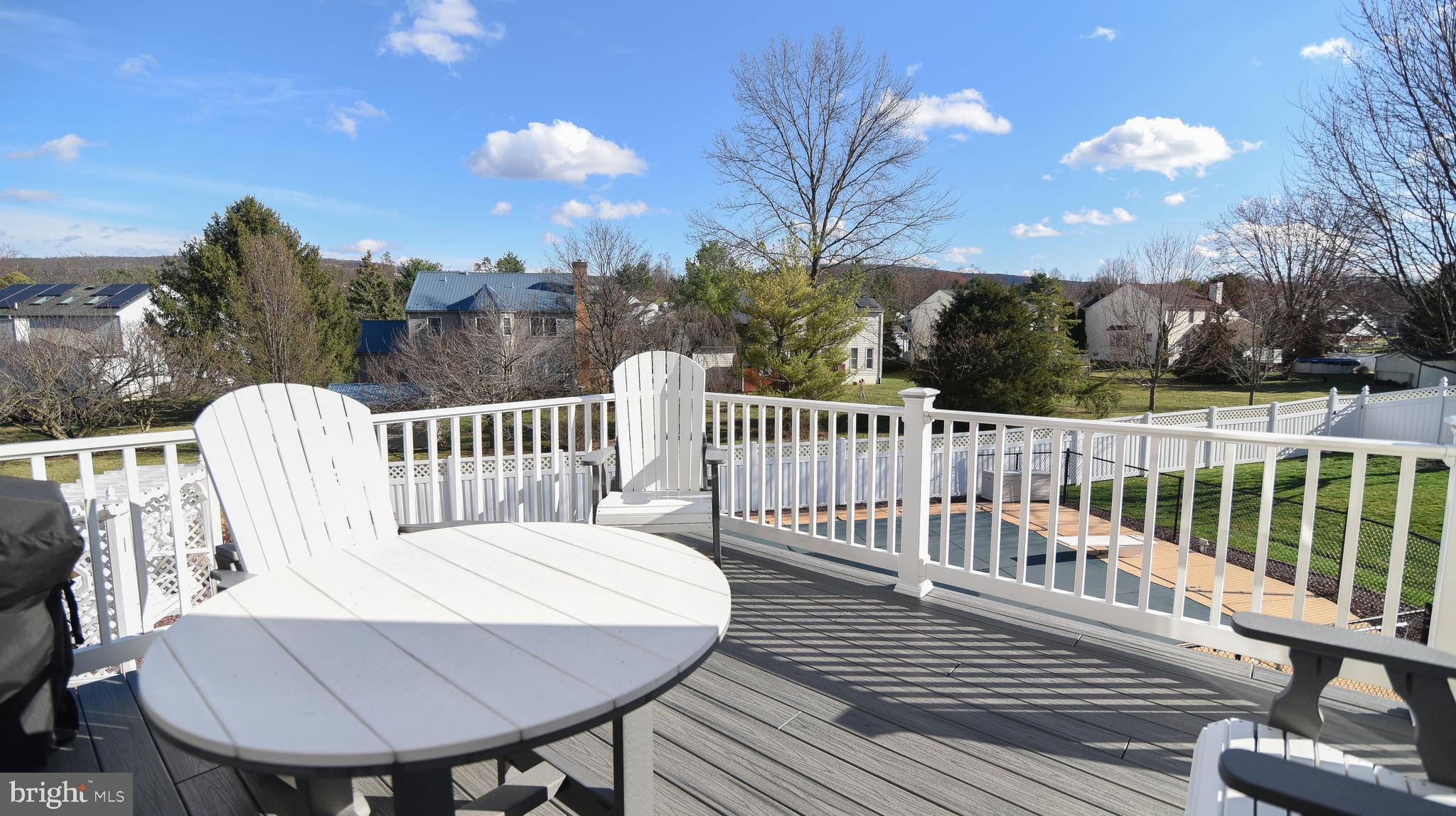 WHISPERING HILLS - Residential