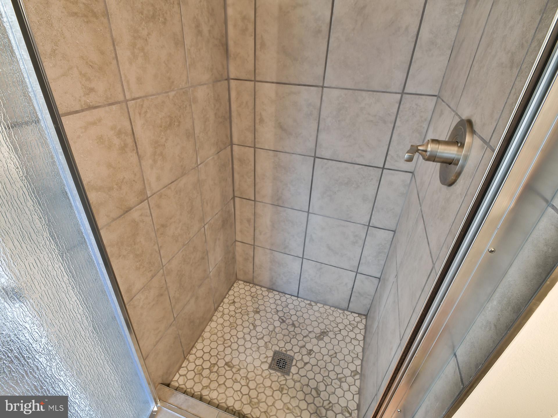 BALTIMORE EAST - SOUTH CLIFTON PARK HIST. DISTRICT - Residential Lease