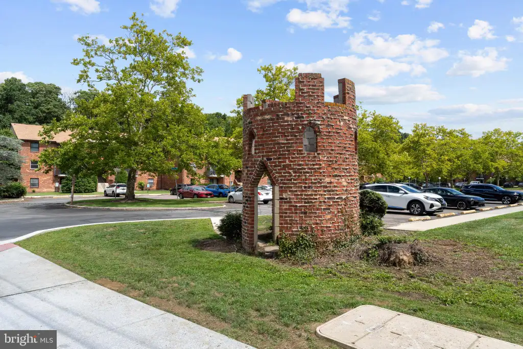6 Chase Hall, Dover, DE 19904
