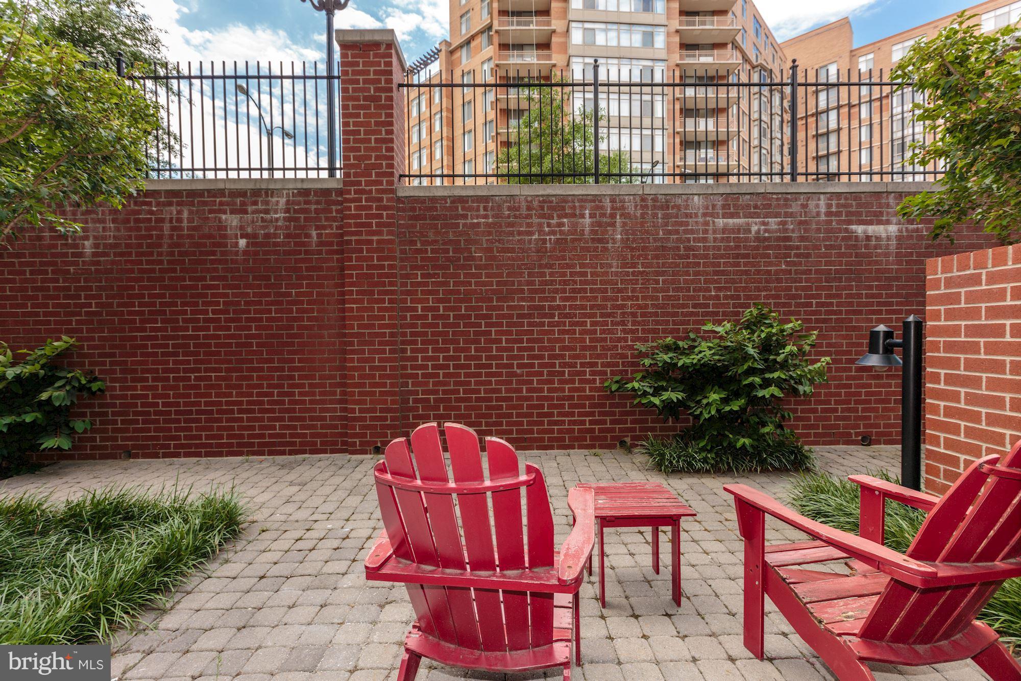 CLARENDON - Residential