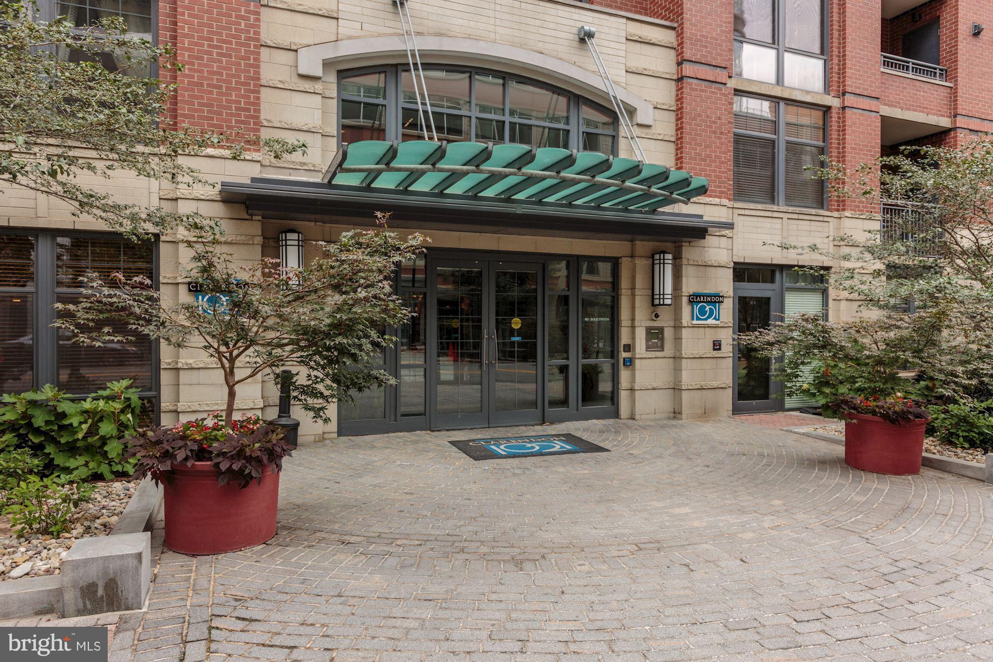 CLARENDON - Residential