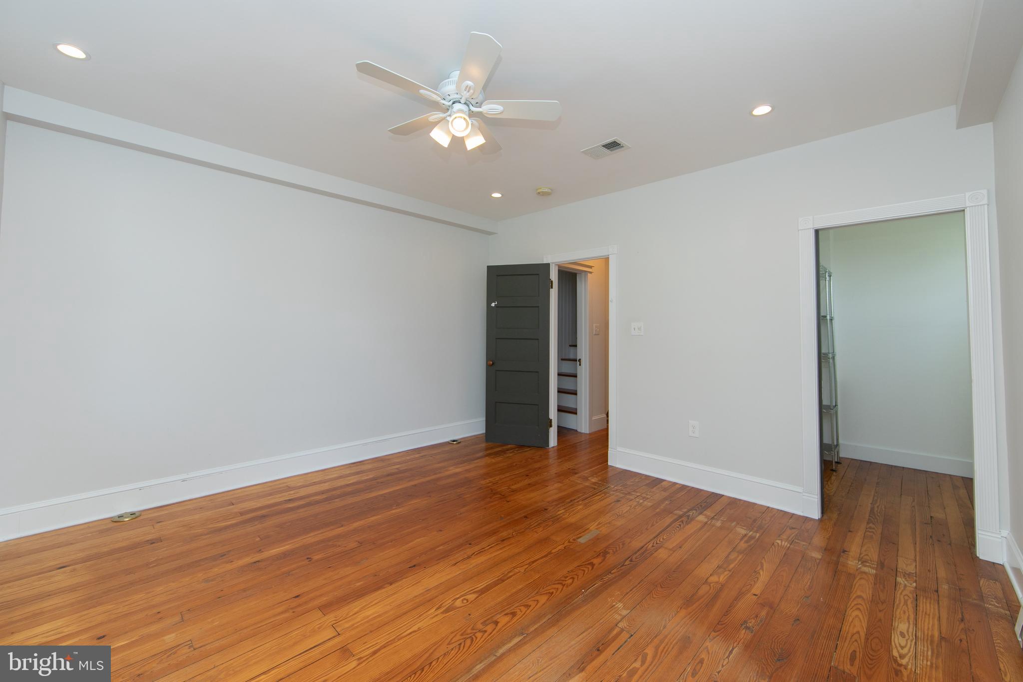 DOWNTOWN - Residential Lease