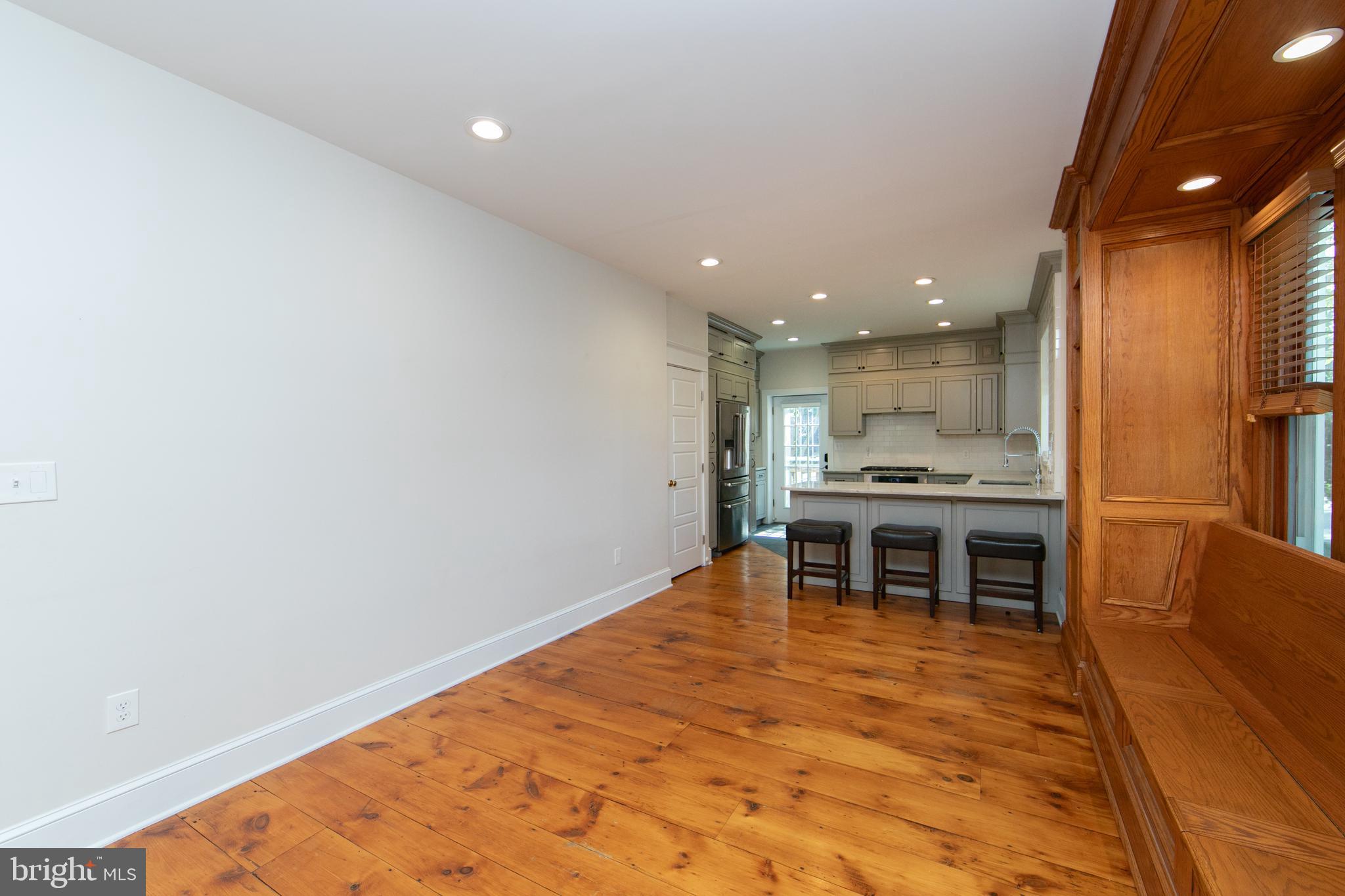 DOWNTOWN - Residential Lease