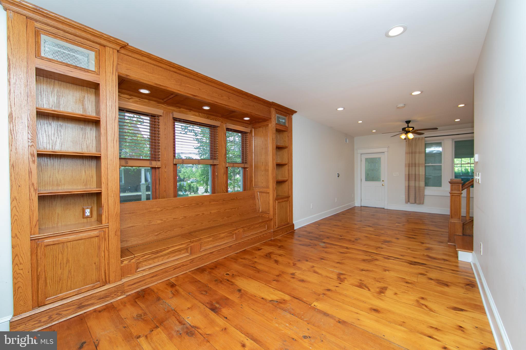 DOWNTOWN - Residential Lease