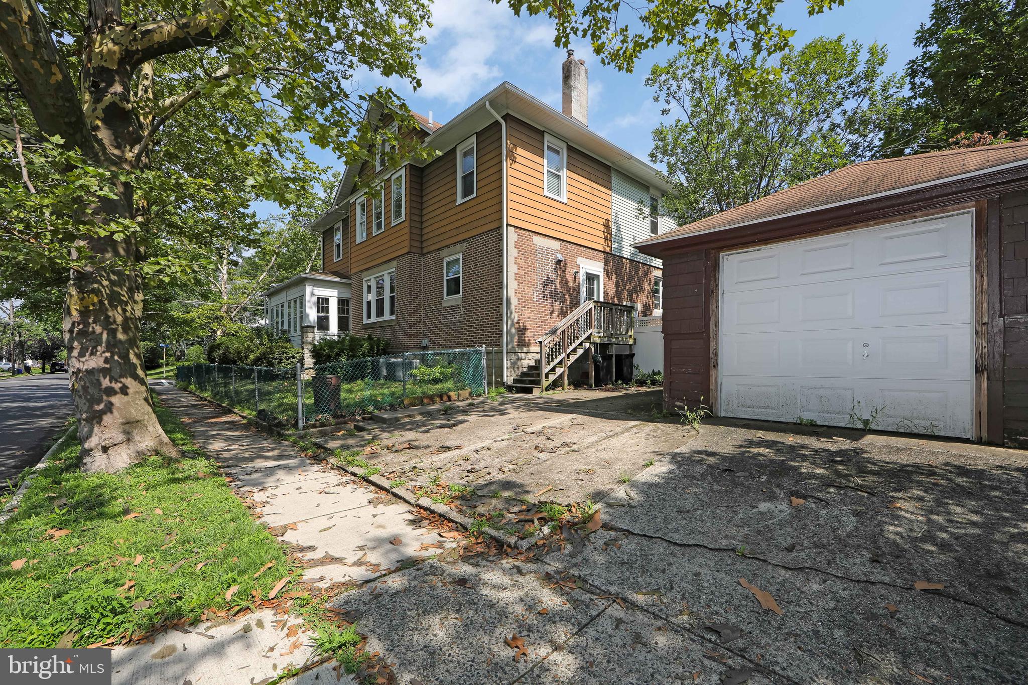 DOWNTOWN - Residential Lease