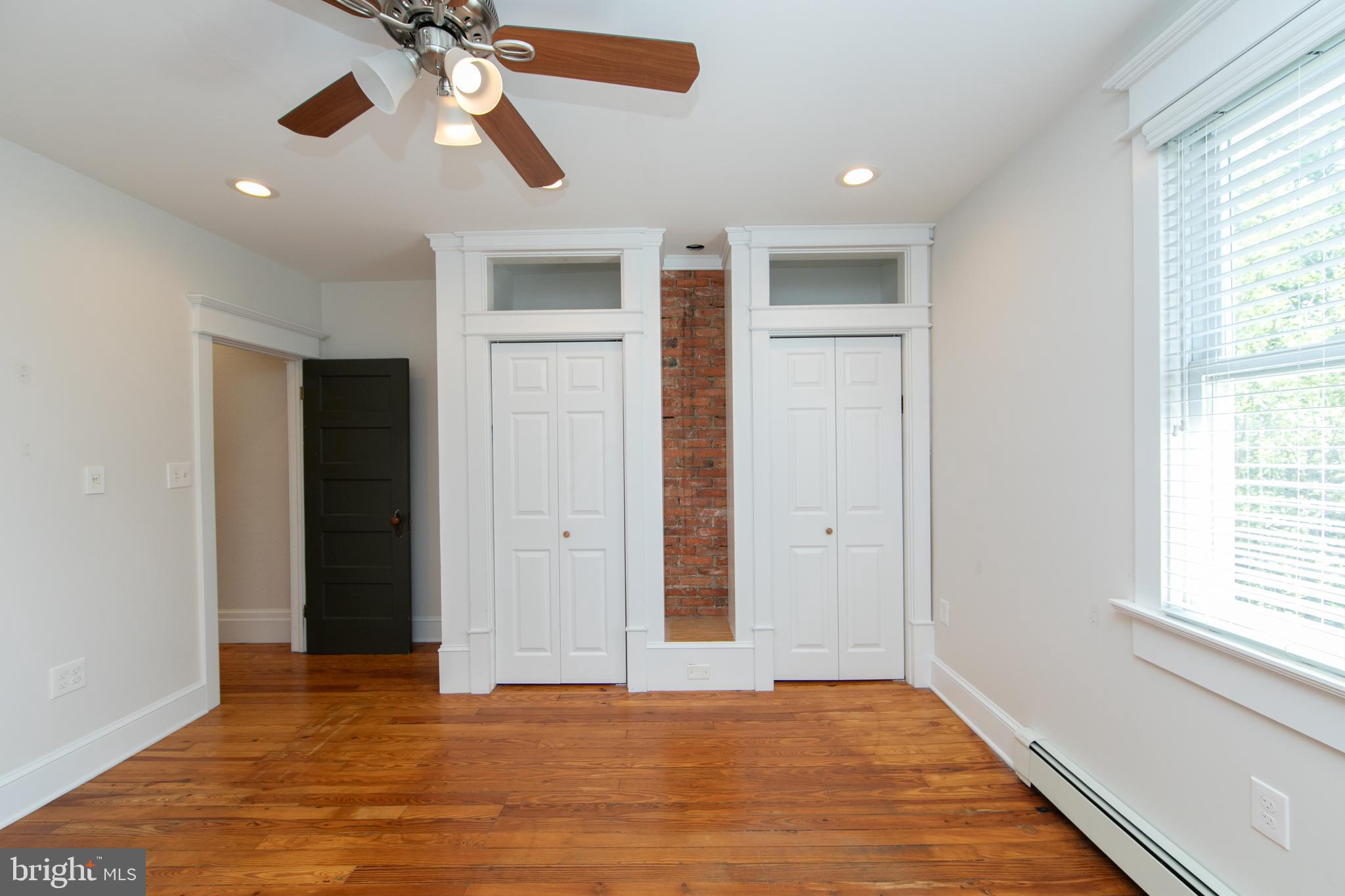 DOWNTOWN - Residential Lease