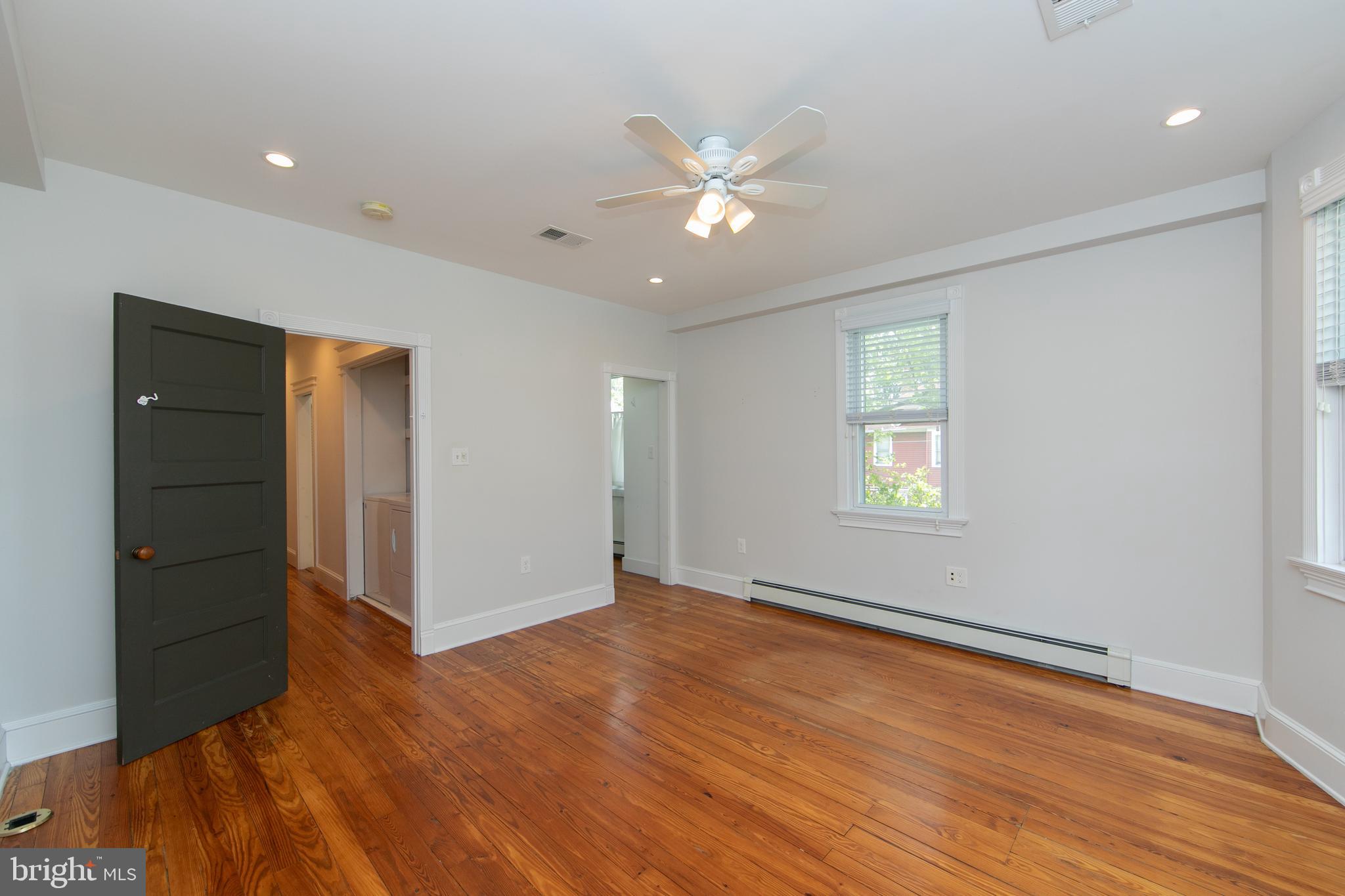 DOWNTOWN - Residential Lease