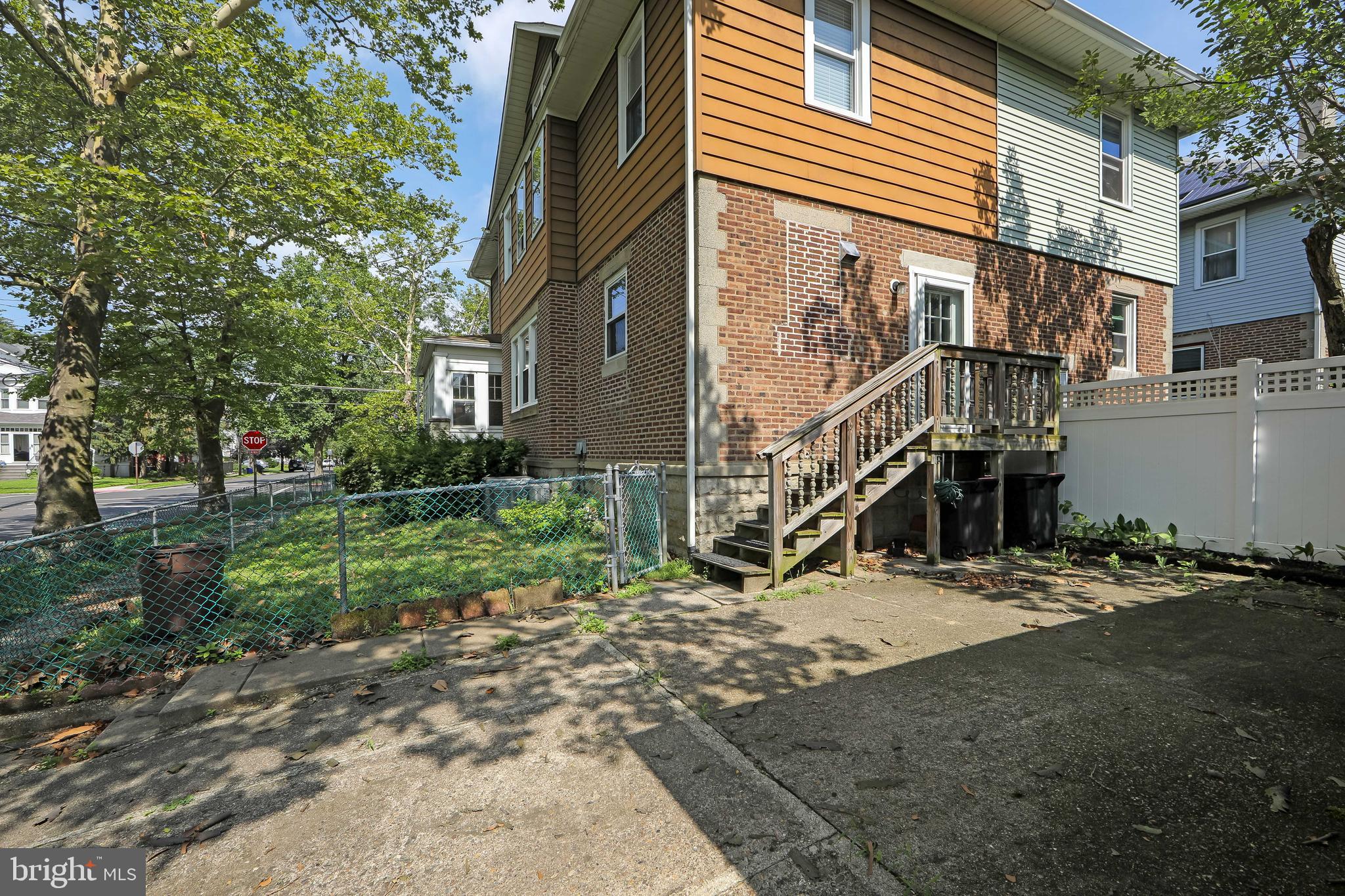 DOWNTOWN - Residential Lease