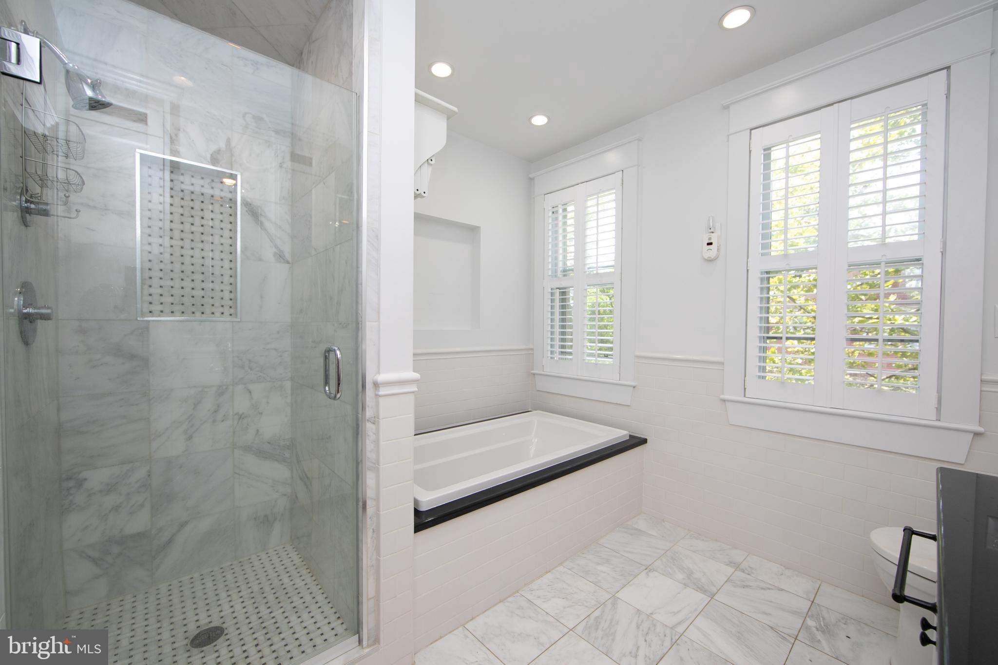 DOWNTOWN - Residential Lease