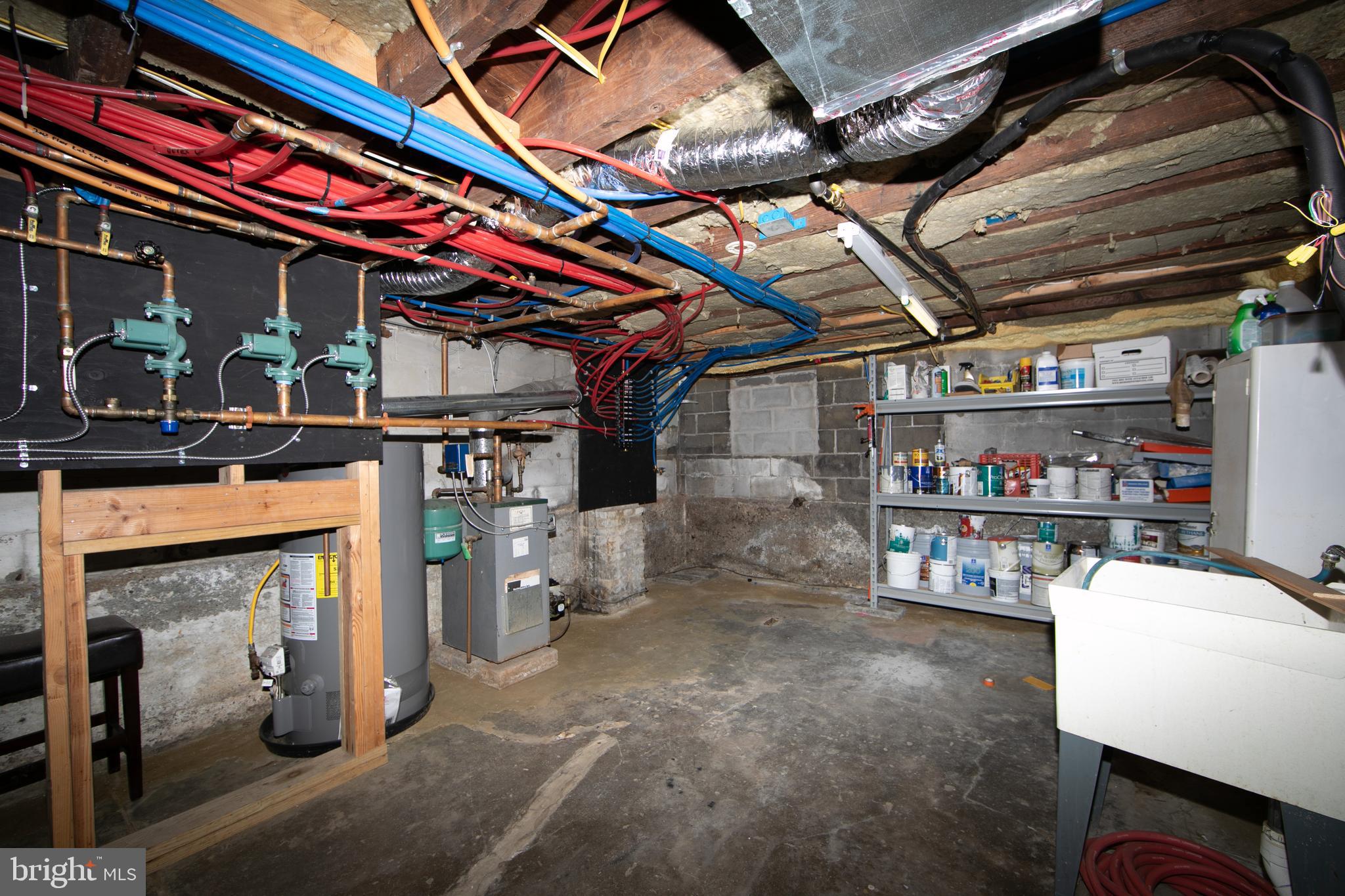 DOWNTOWN - Residential Lease