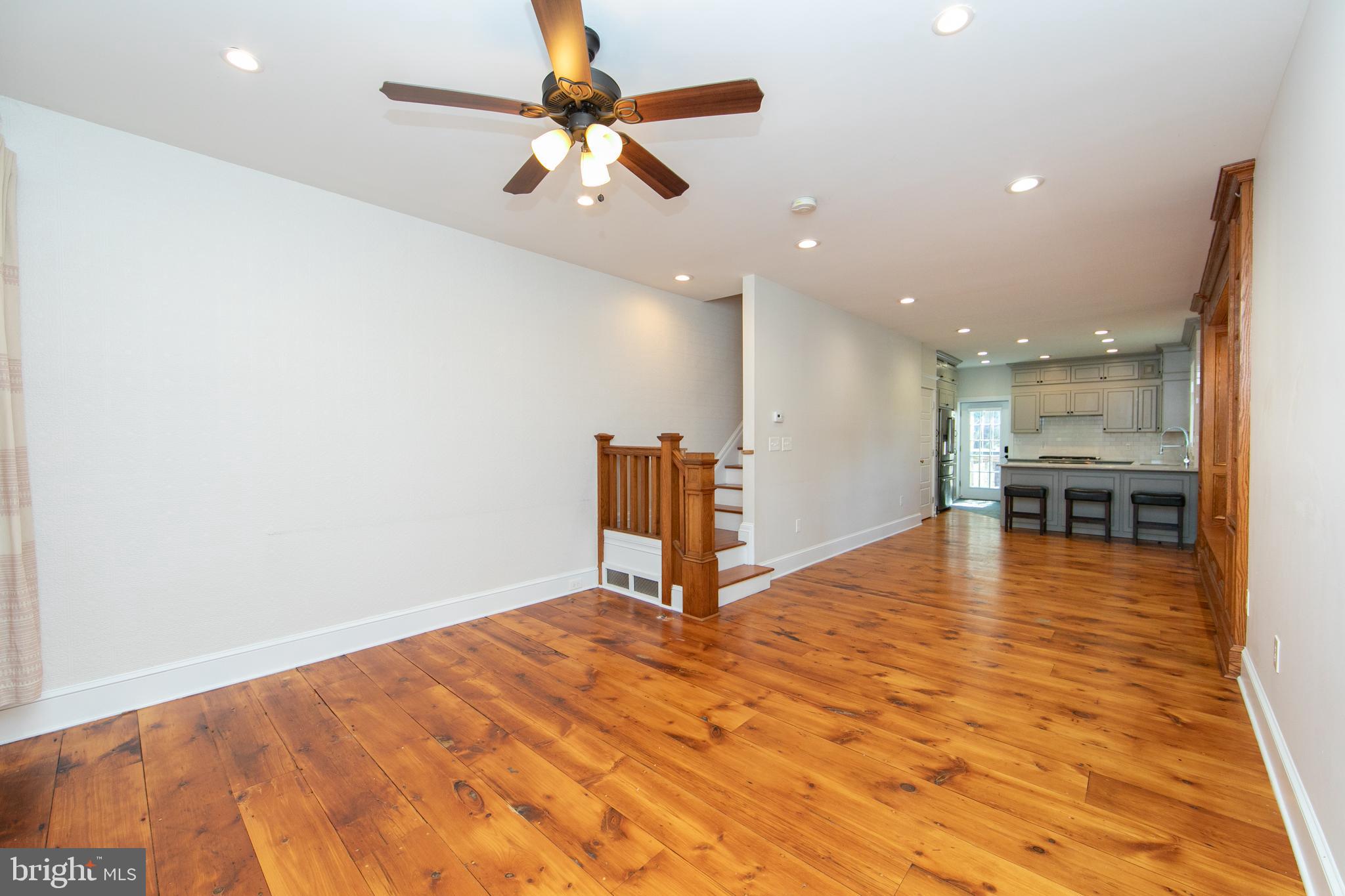 DOWNTOWN - Residential Lease