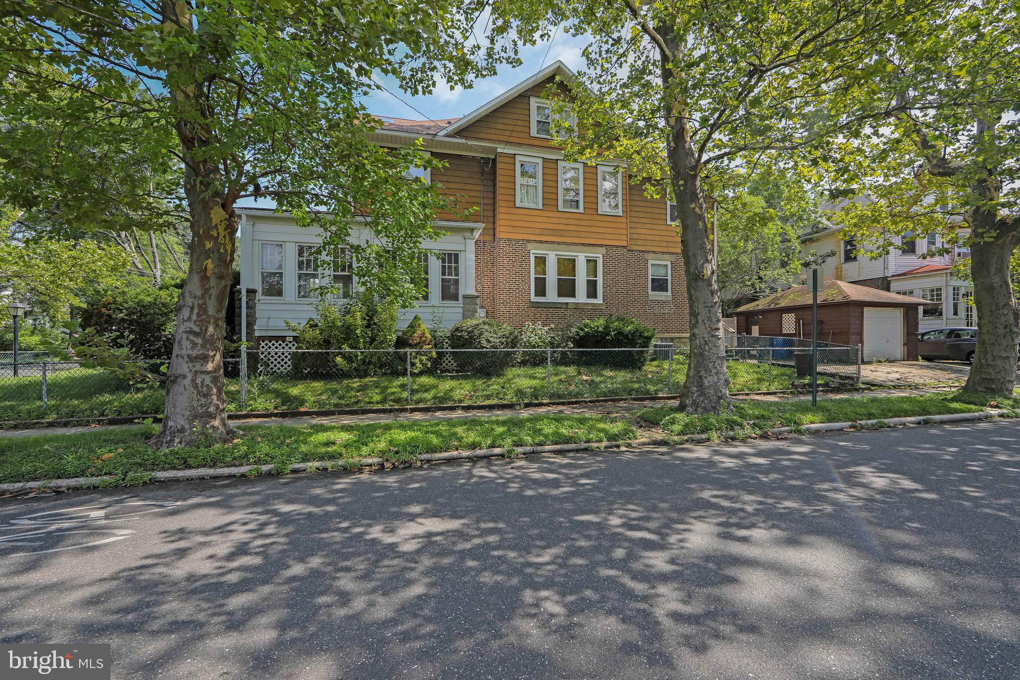 DOWNTOWN - Residential Lease