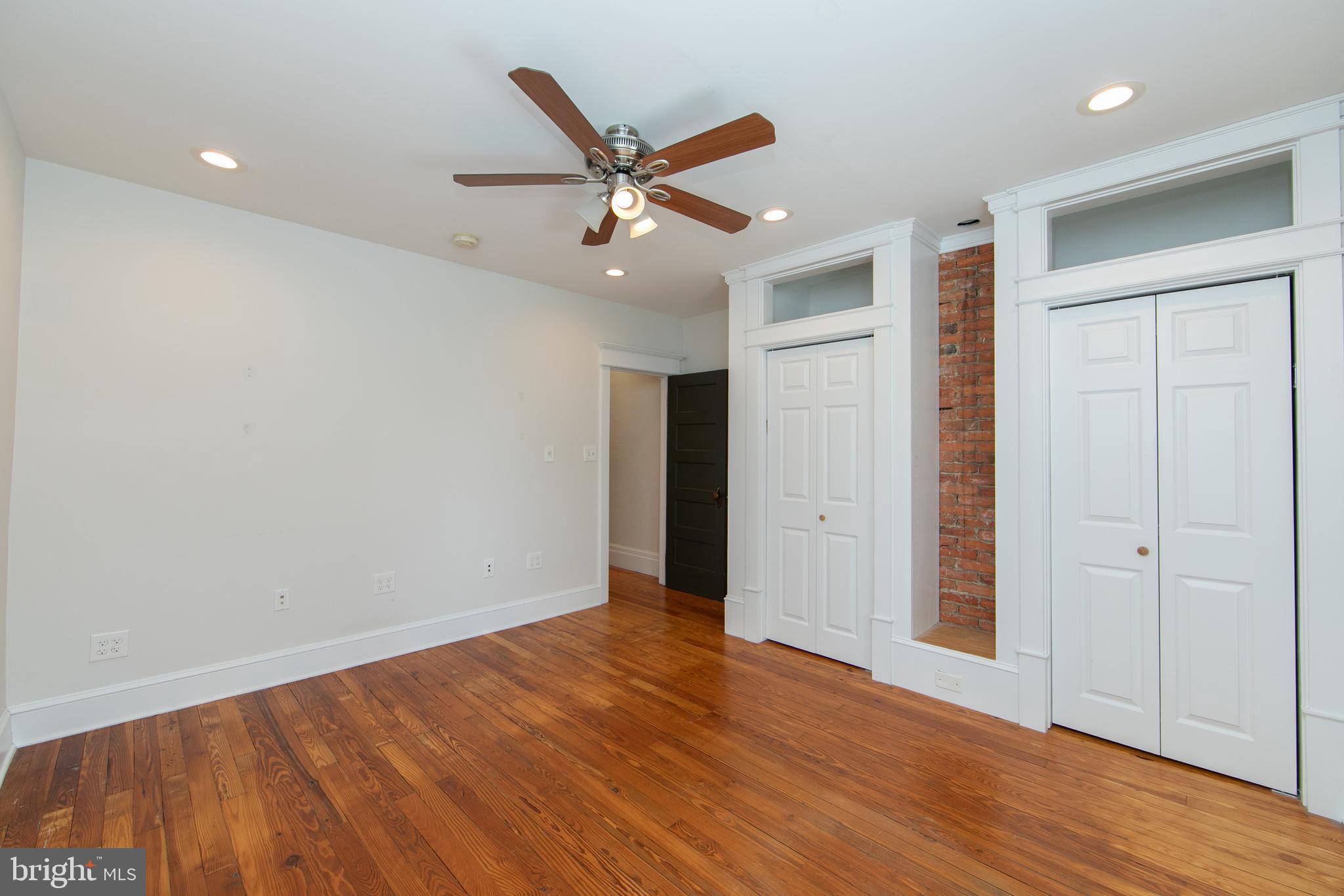 DOWNTOWN - Residential Lease