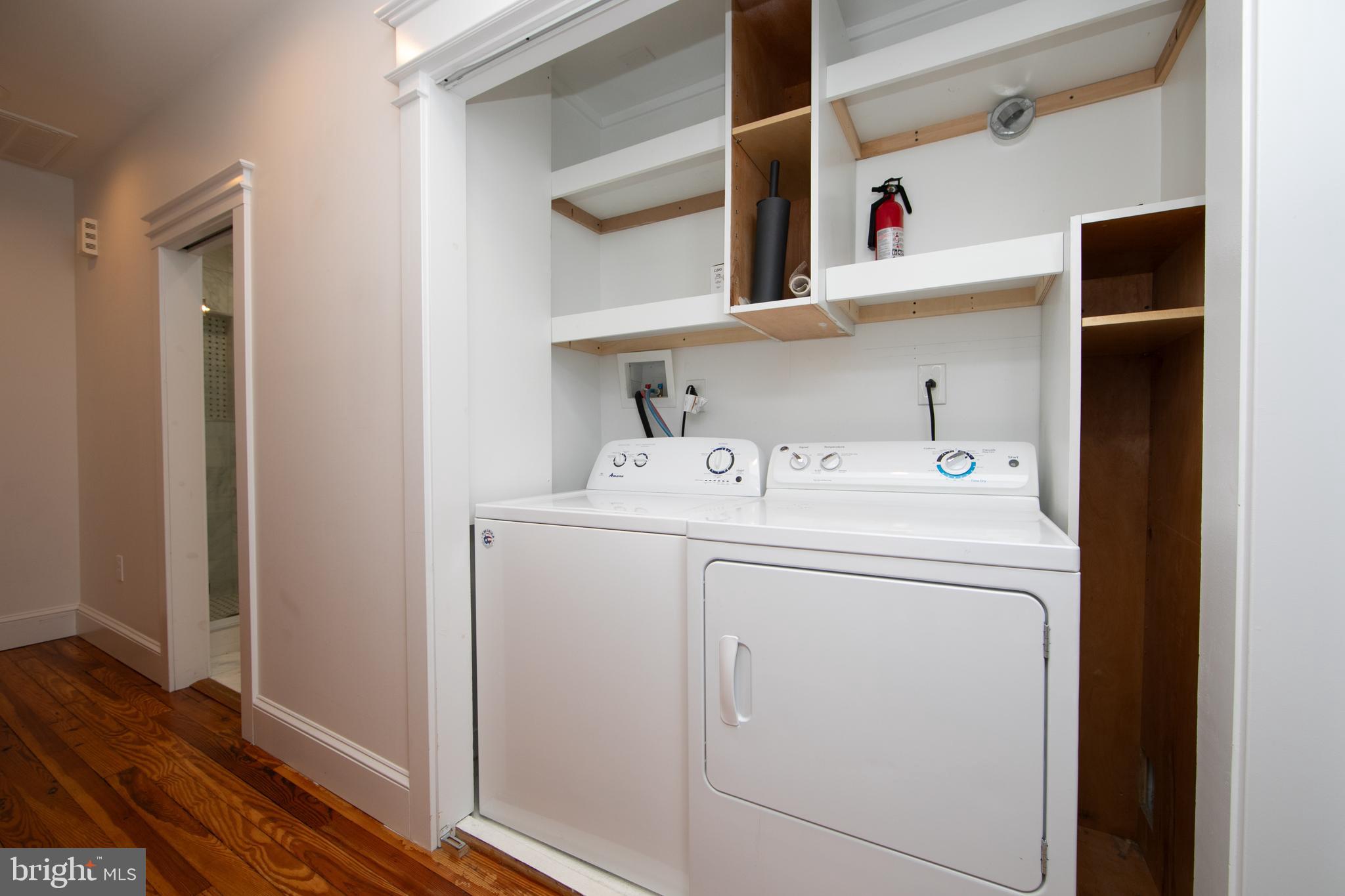 DOWNTOWN - Residential Lease