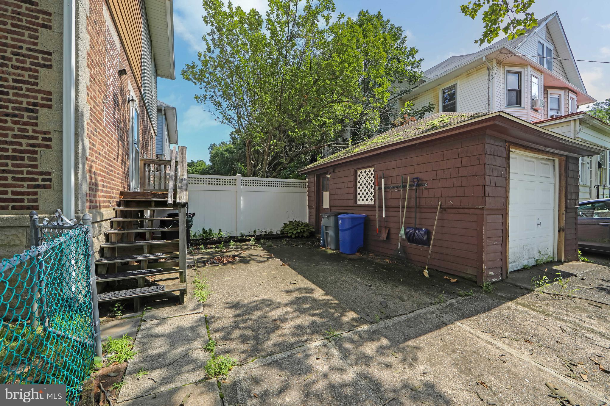 DOWNTOWN - Residential Lease