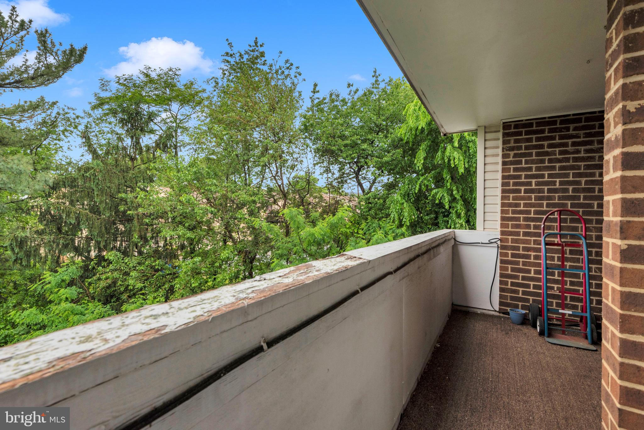 PINES CONDOMINIUM - Residential