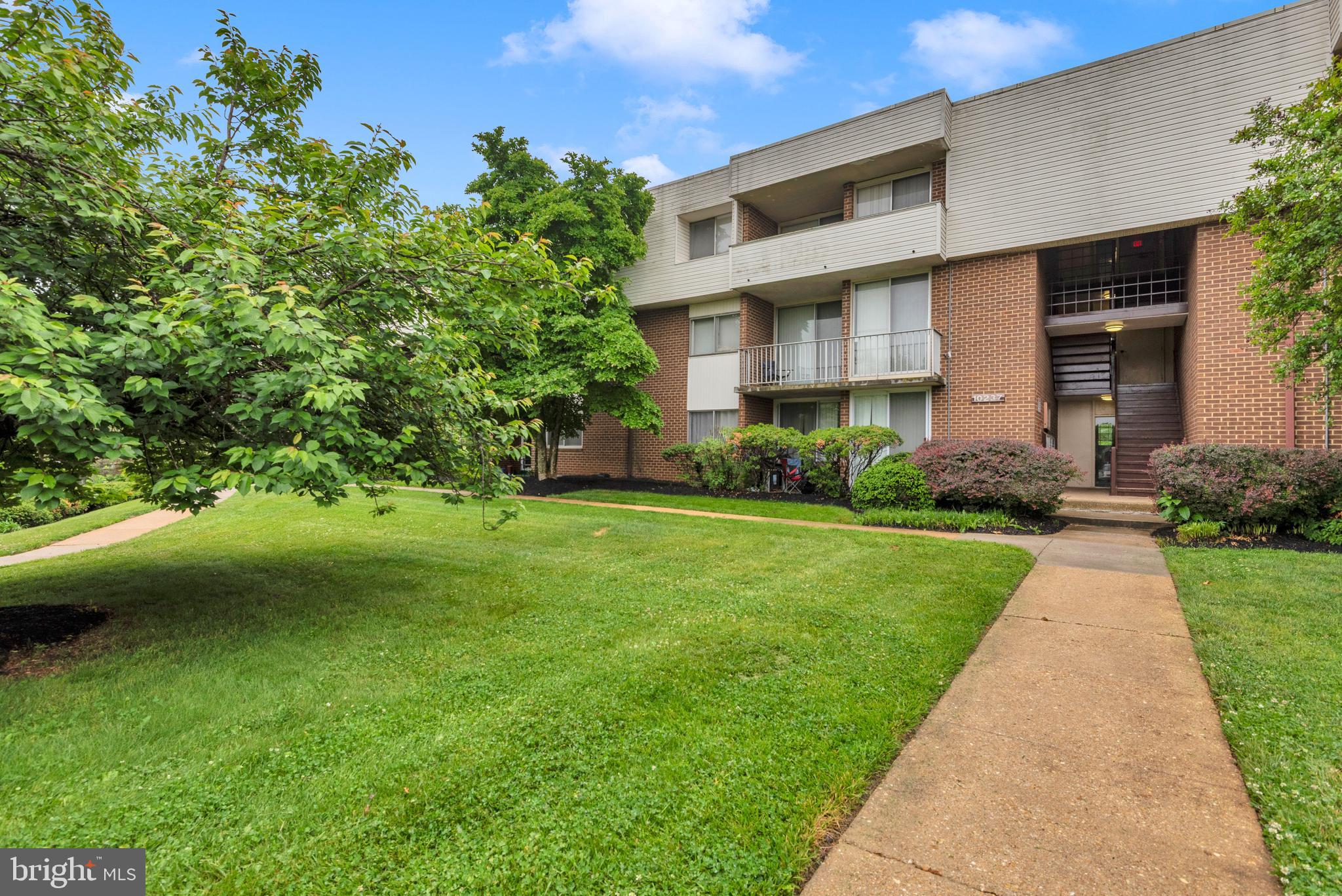 PINES CONDOMINIUM - Residential