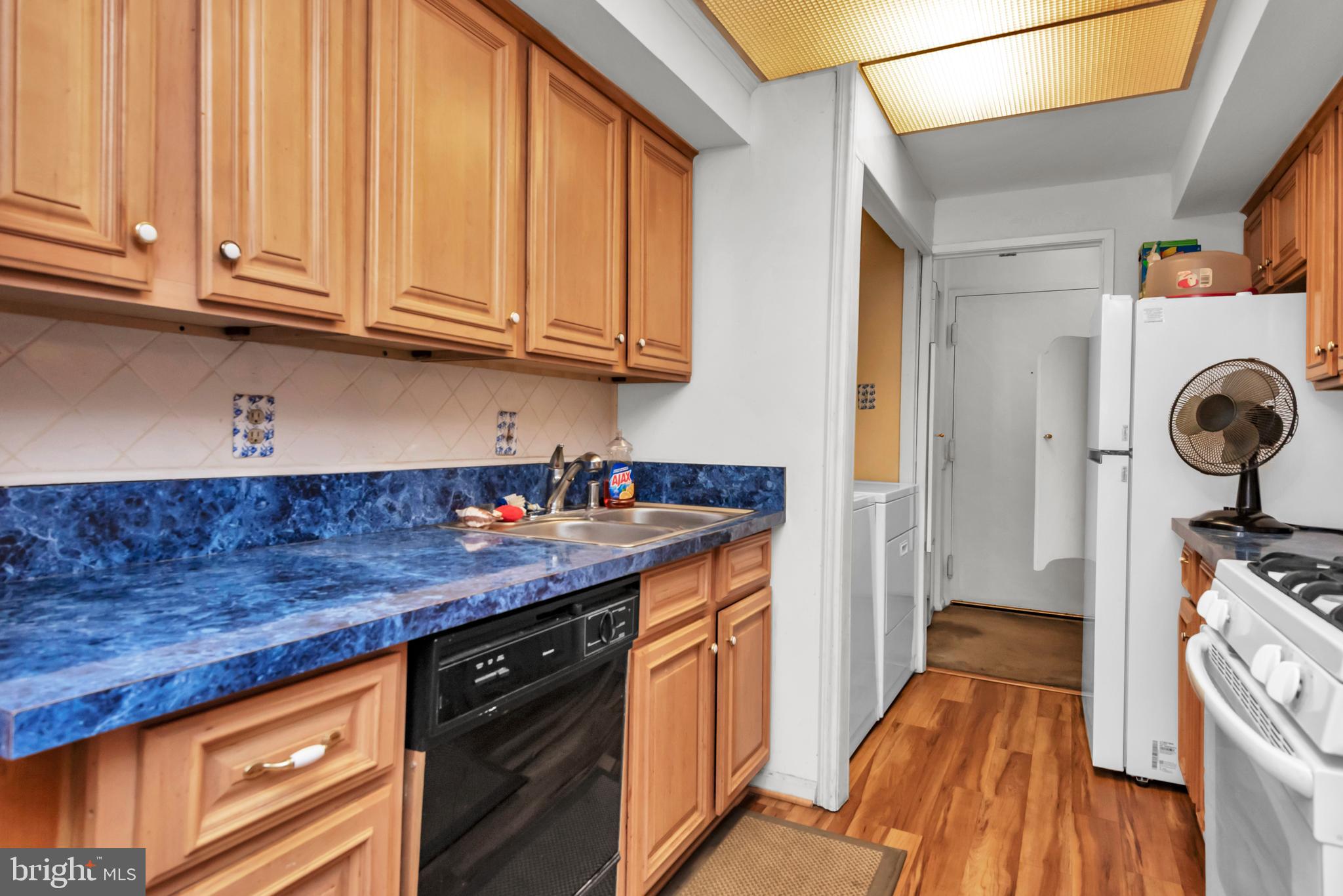 PINES CONDOMINIUM - Residential