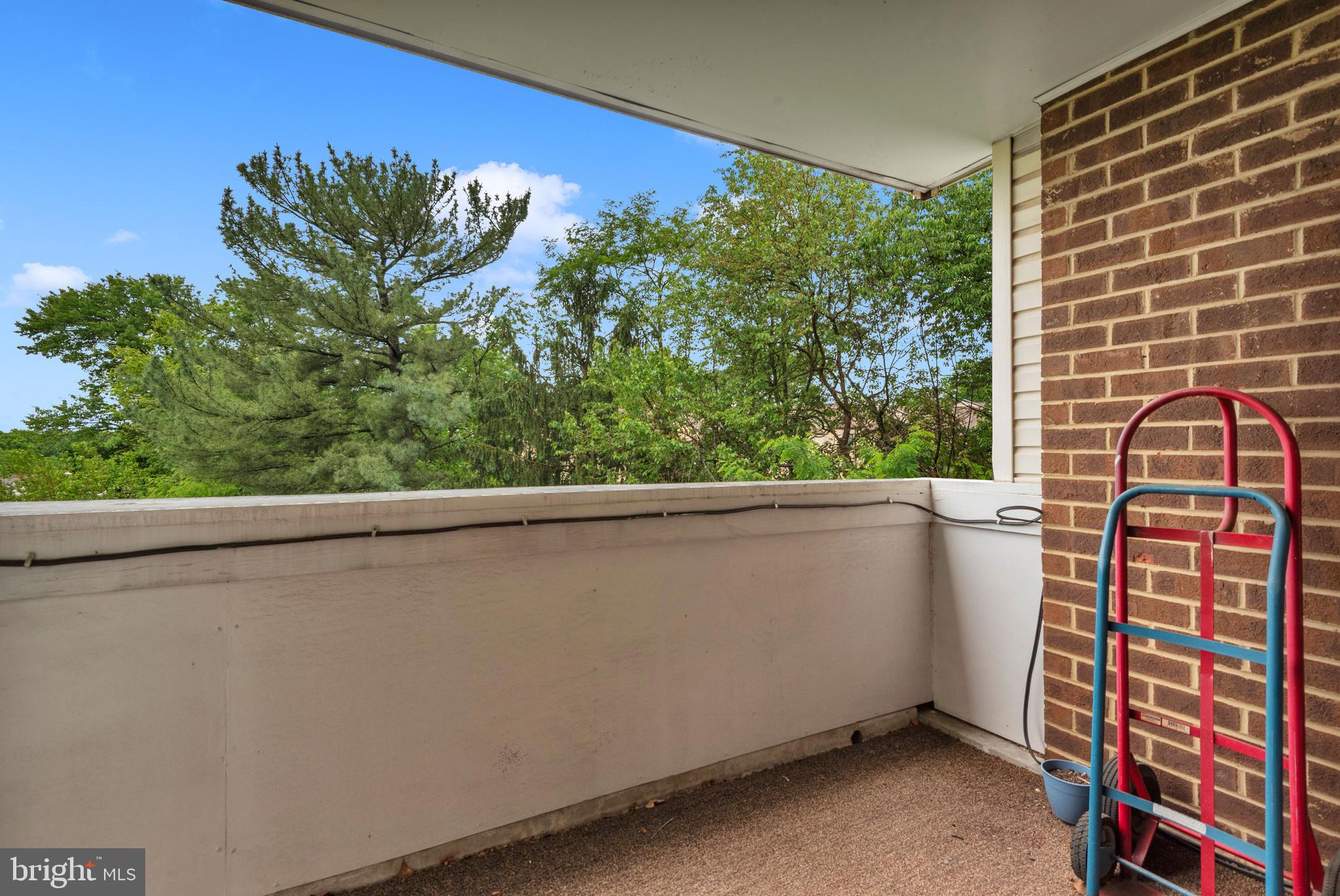PINES CONDOMINIUM - Residential