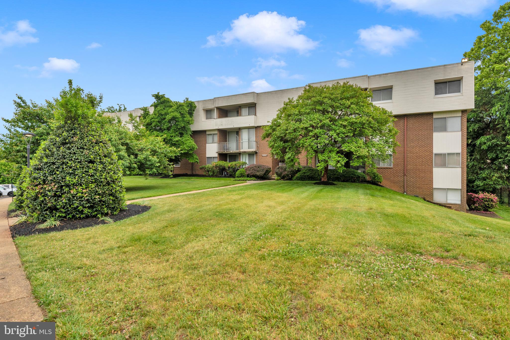 PINES CONDOMINIUM - Residential