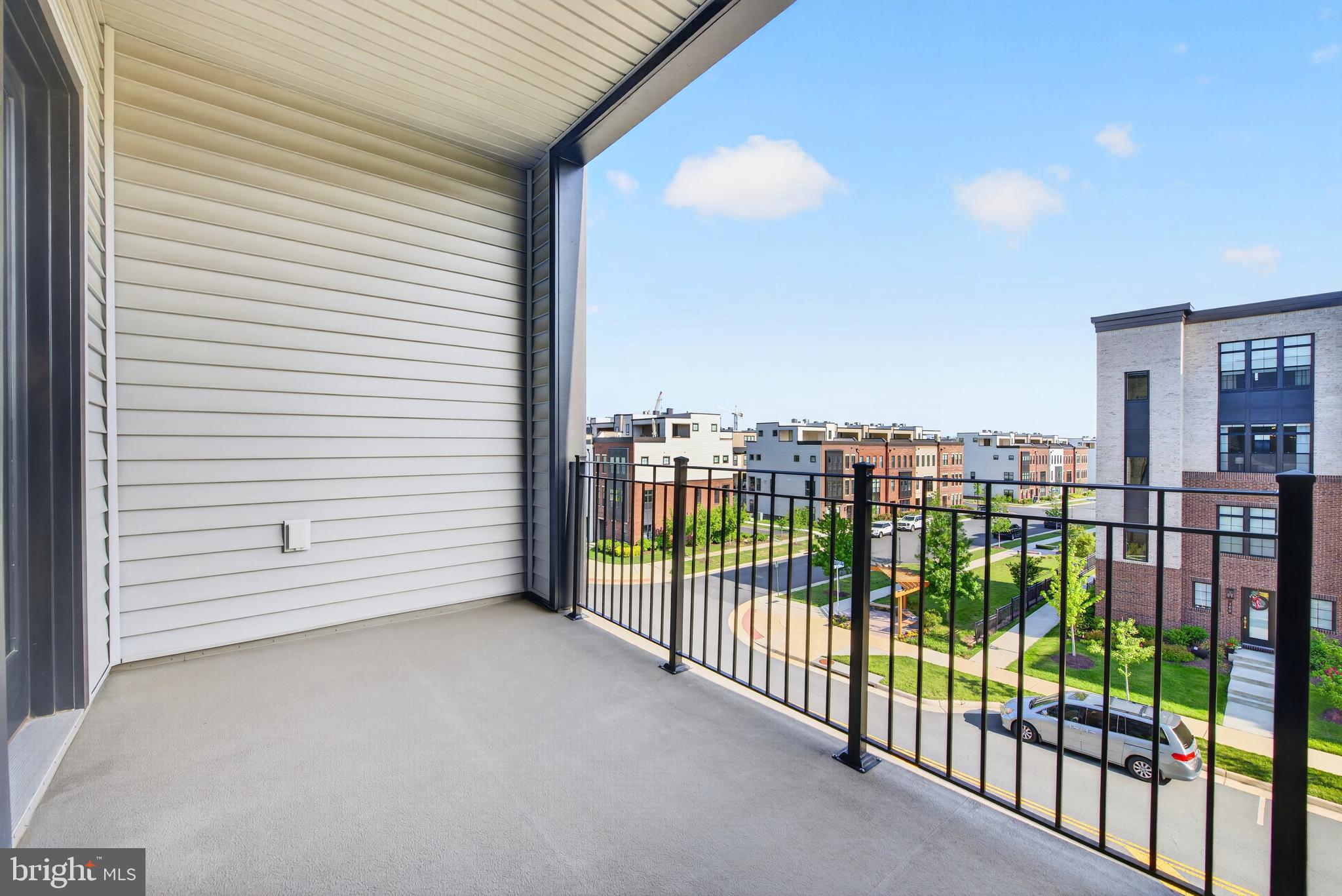 METRO WALK AT MOOREFIELD STATION - Residential